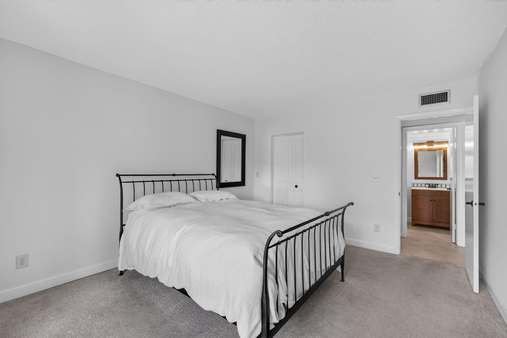THE LITTLE CLUB CONDO - Residential