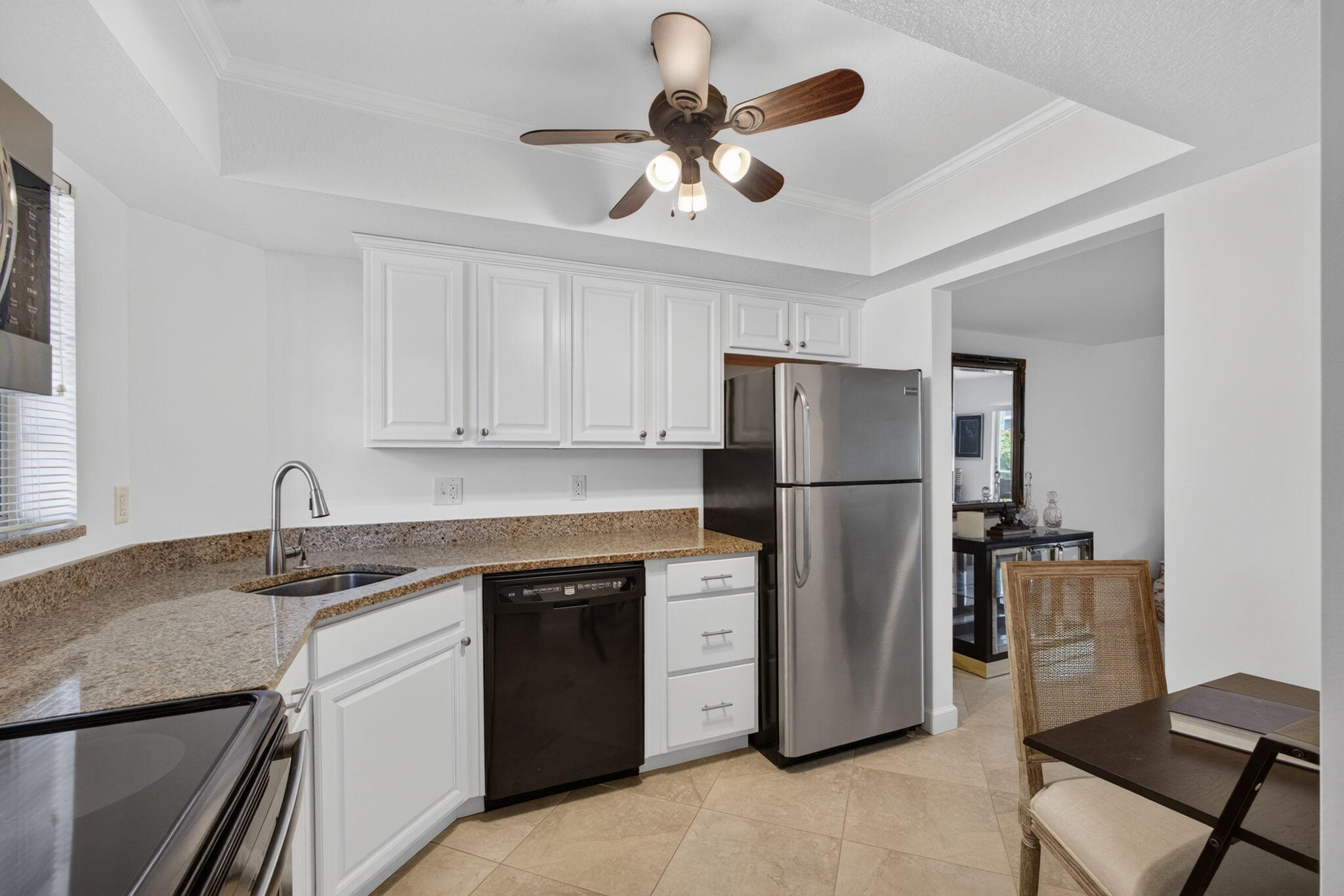THE LITTLE CLUB CONDO - Residential