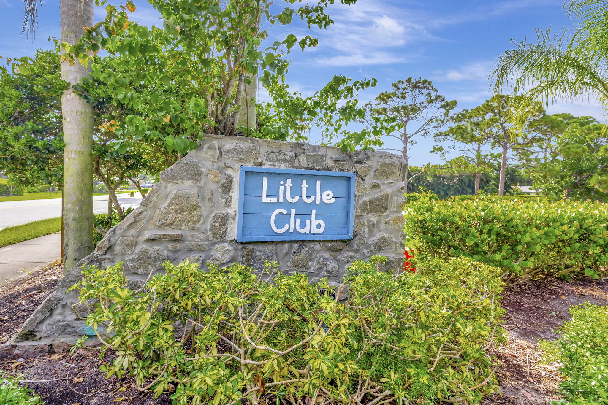 THE LITTLE CLUB CONDO - Residential