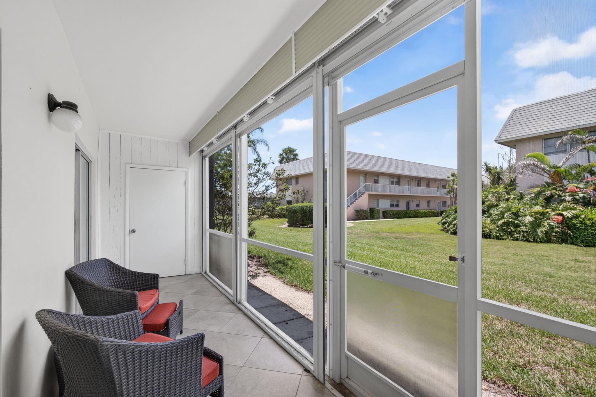 THE LITTLE CLUB CONDO - Residential