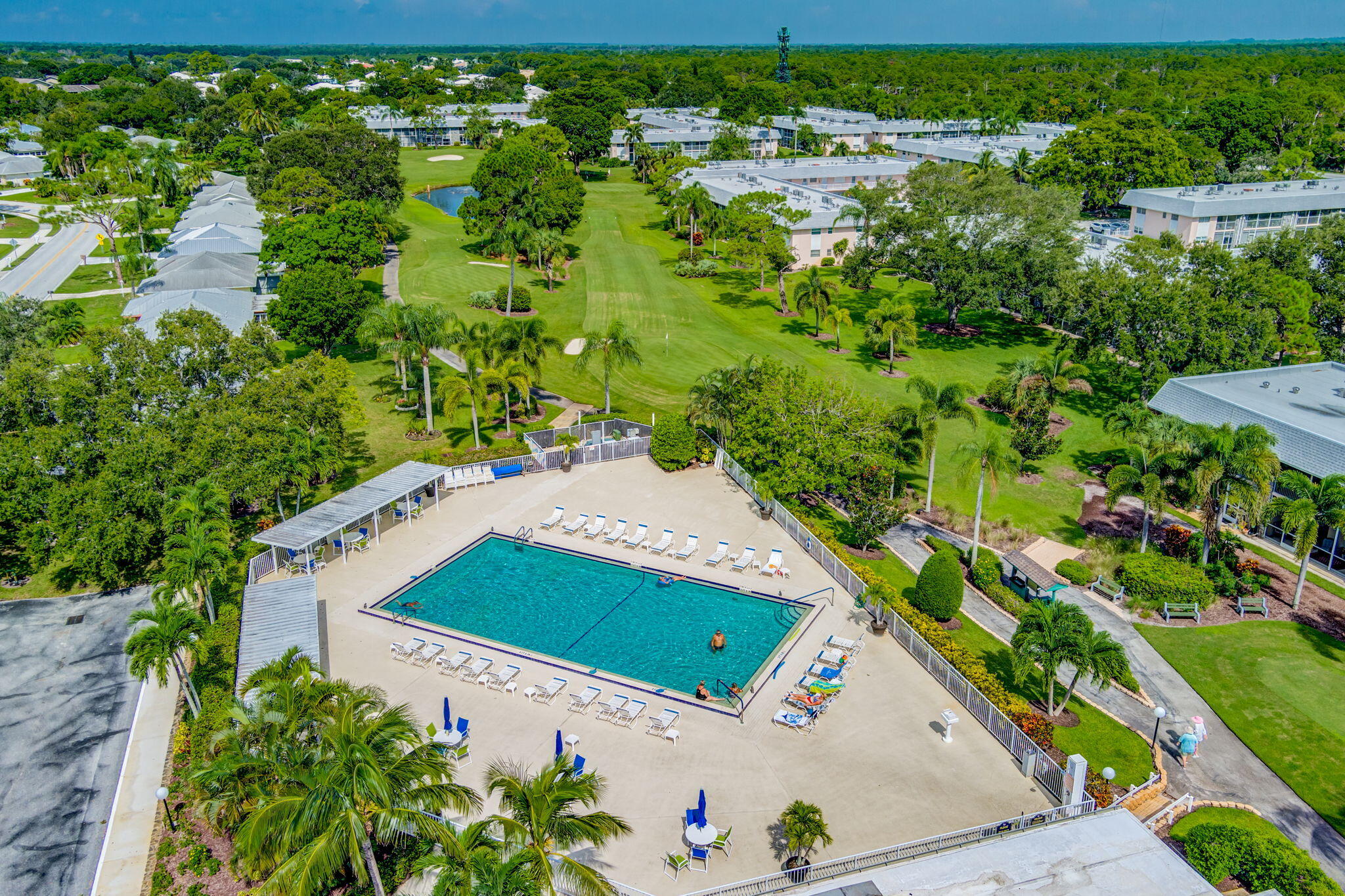 THE LITTLE CLUB CONDO - Residential
