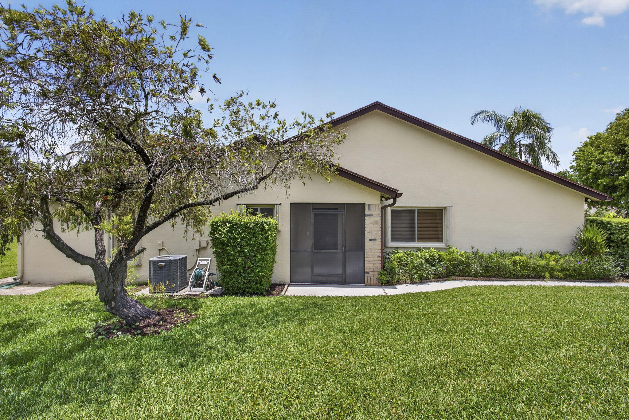 VILLAGE WALK - Residential