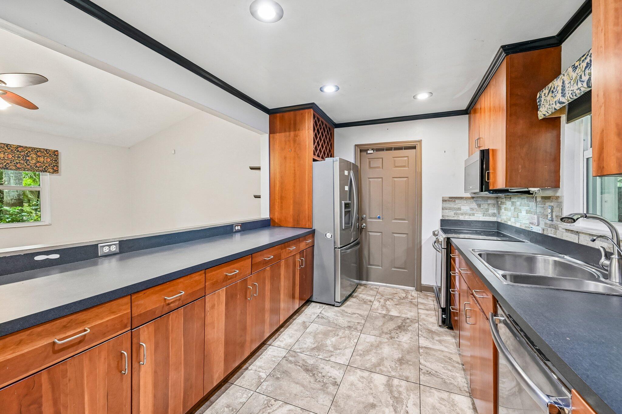 HARBOR ESTATES - Residential