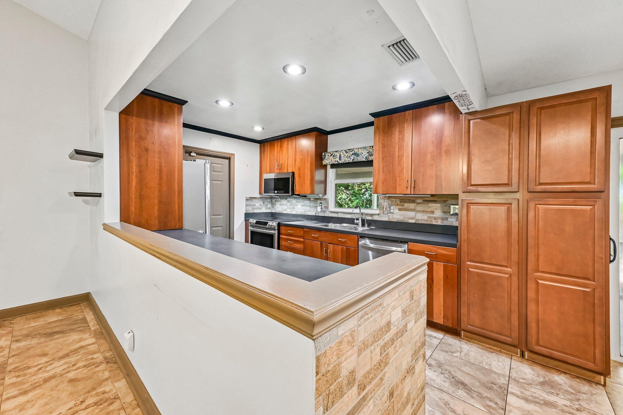HARBOR ESTATES - Residential