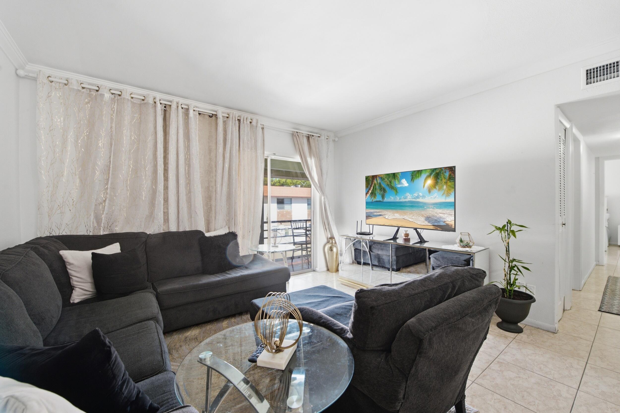 EVERETT ARMS NO 8 CONDO - Residential