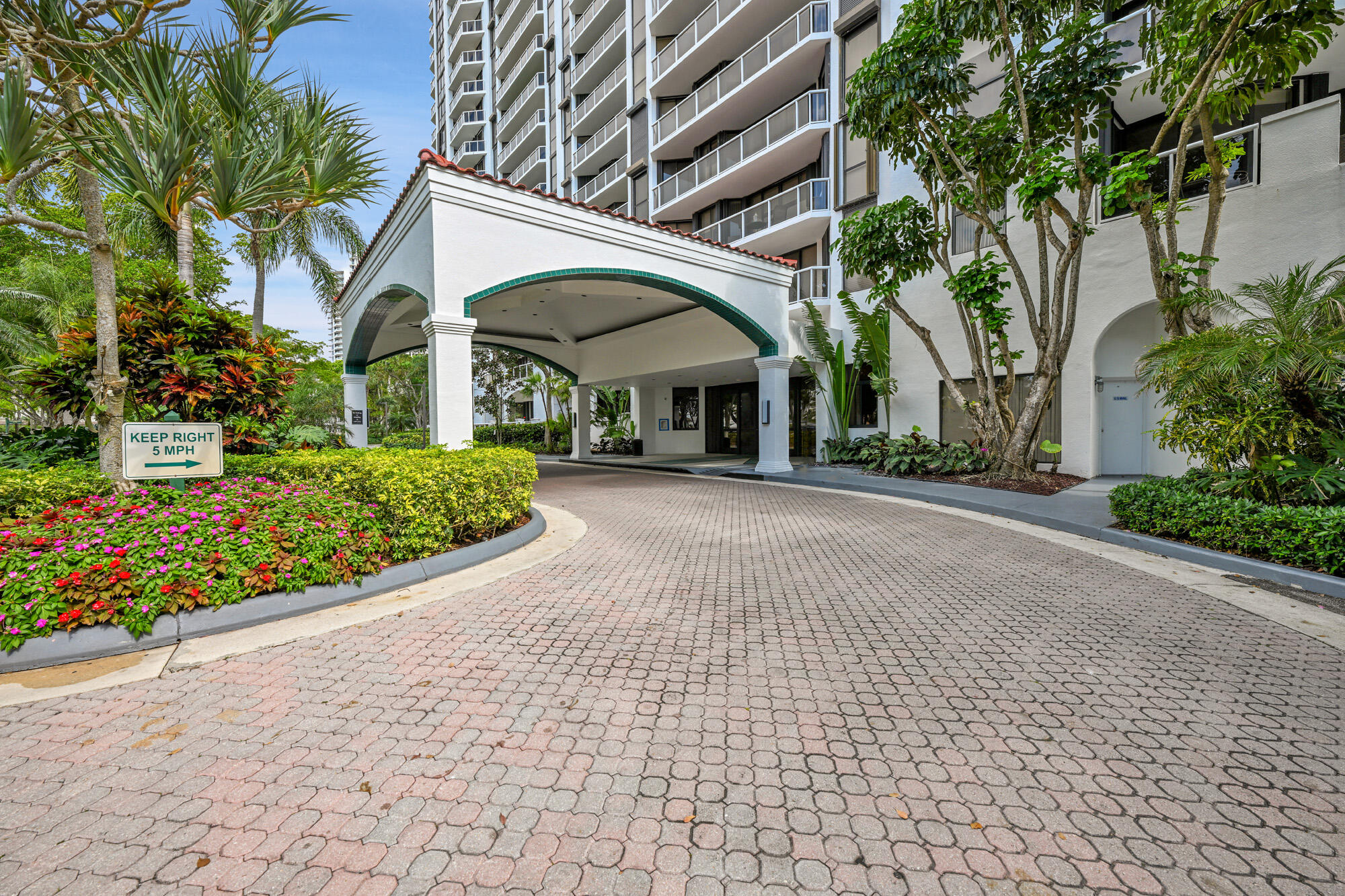 HARBORSIDE AT THE WATERWAYS CONDO - Residential