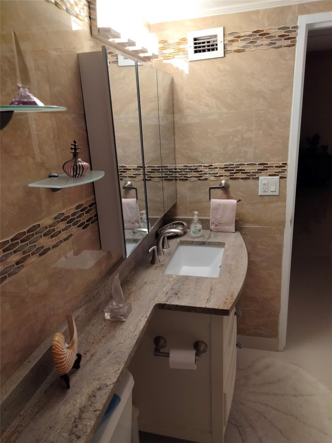 GALT TOWERS CONDO - Residential Lease