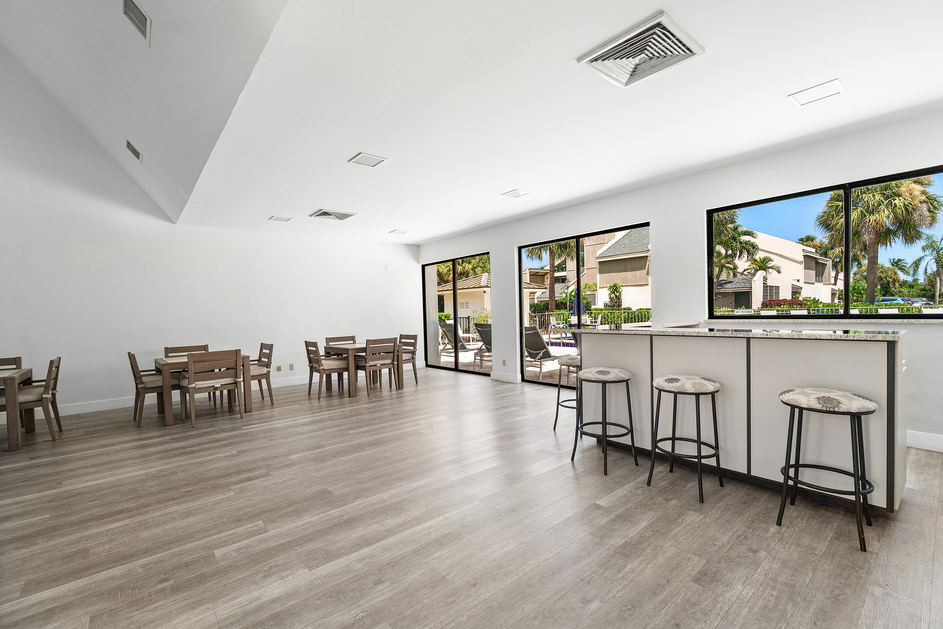 JUPITER OCEAN AND RACQUET CLUB - Residential