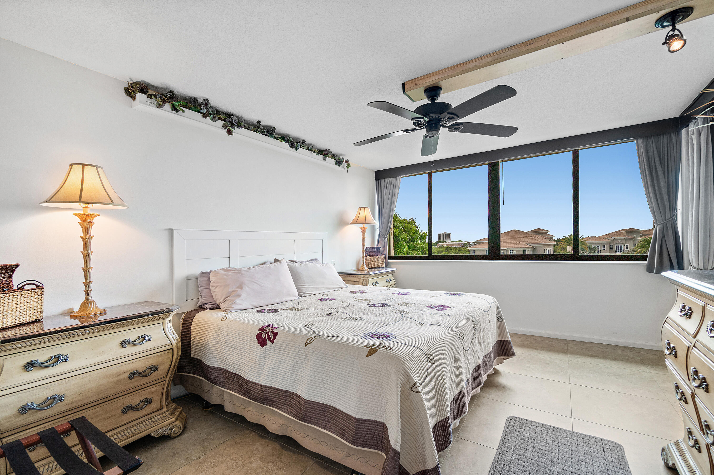JUPITER OCEAN AND RACQUET CLUB - Residential