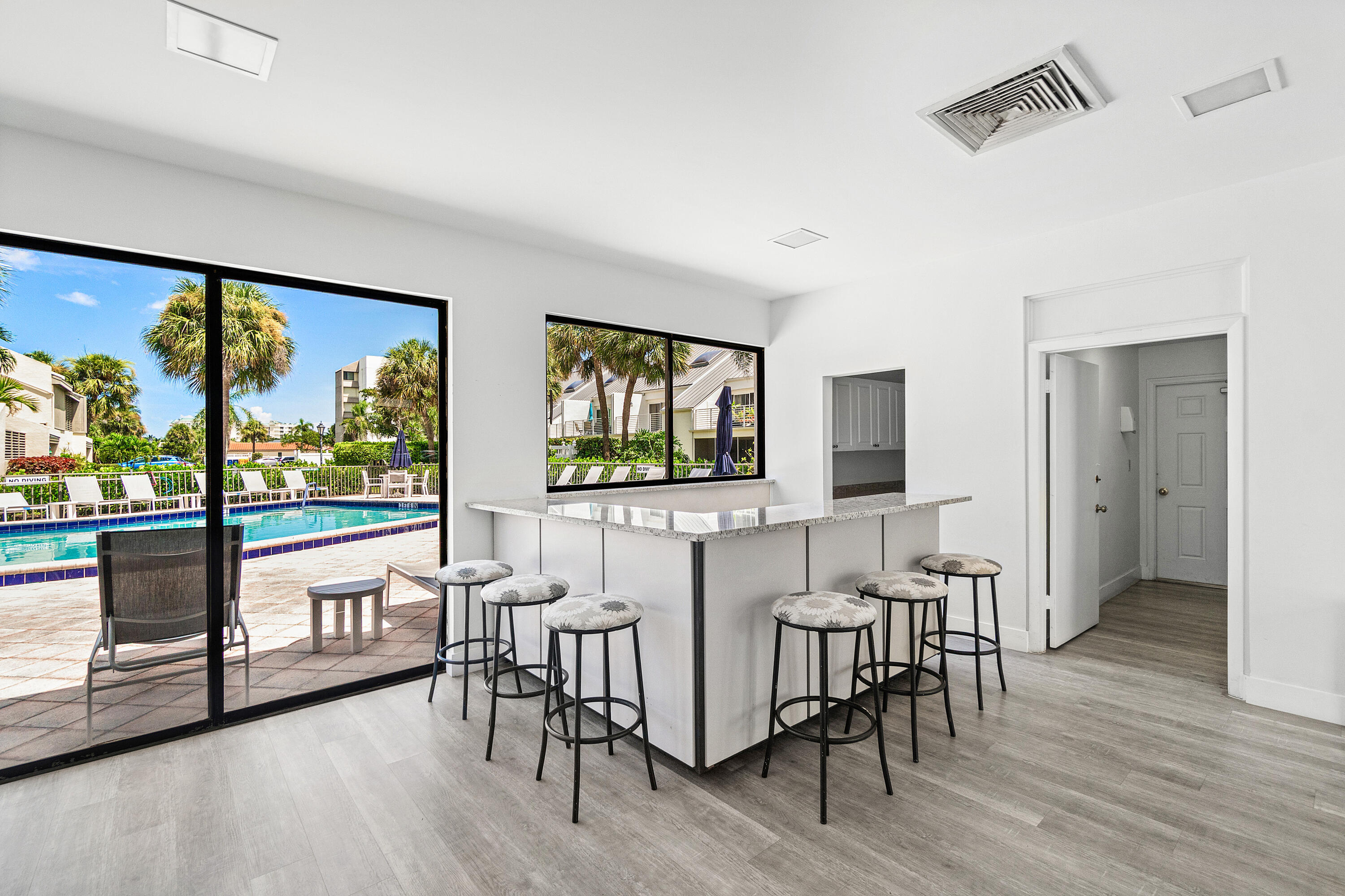 JUPITER OCEAN AND RACQUET CLUB - Residential