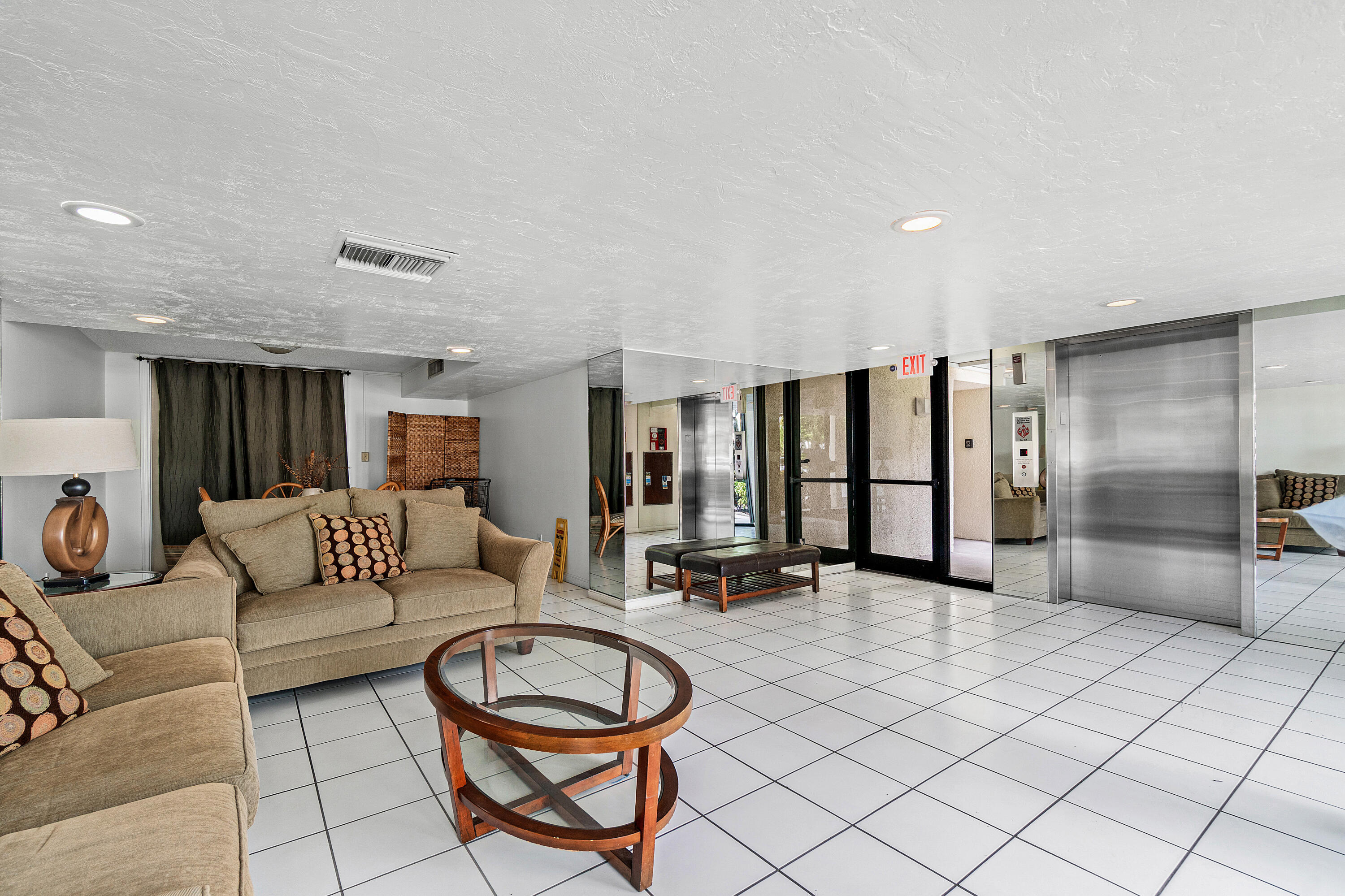 JUPITER OCEAN AND RACQUET CLUB - Residential