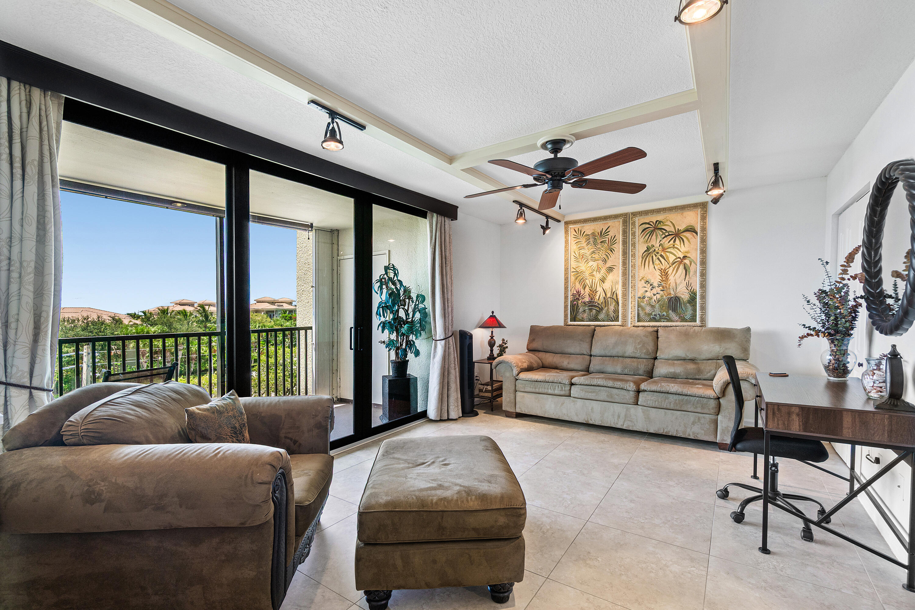 JUPITER OCEAN AND RACQUET CLUB - Residential