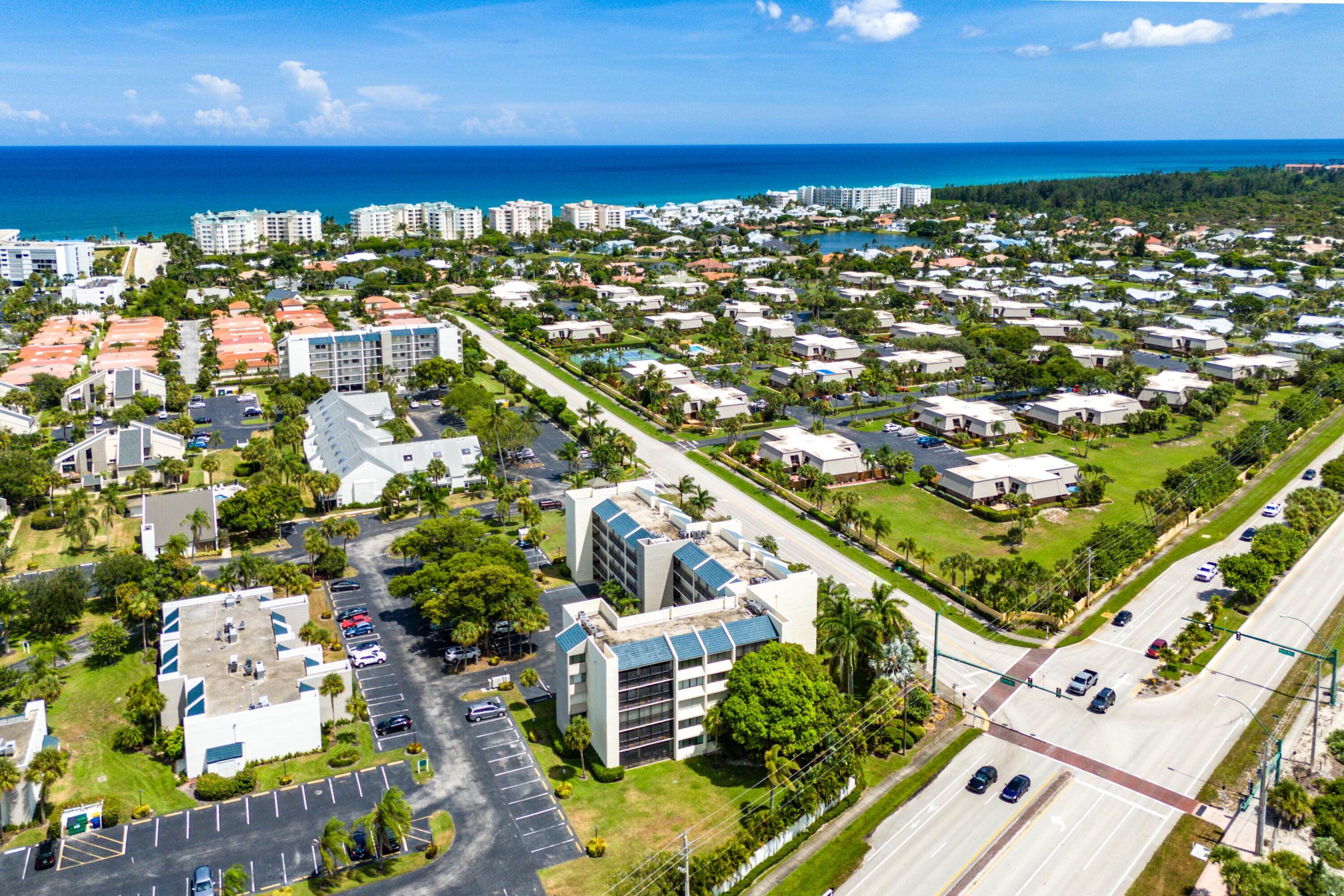 JUPITER OCEAN AND RACQUET CLUB - Residential