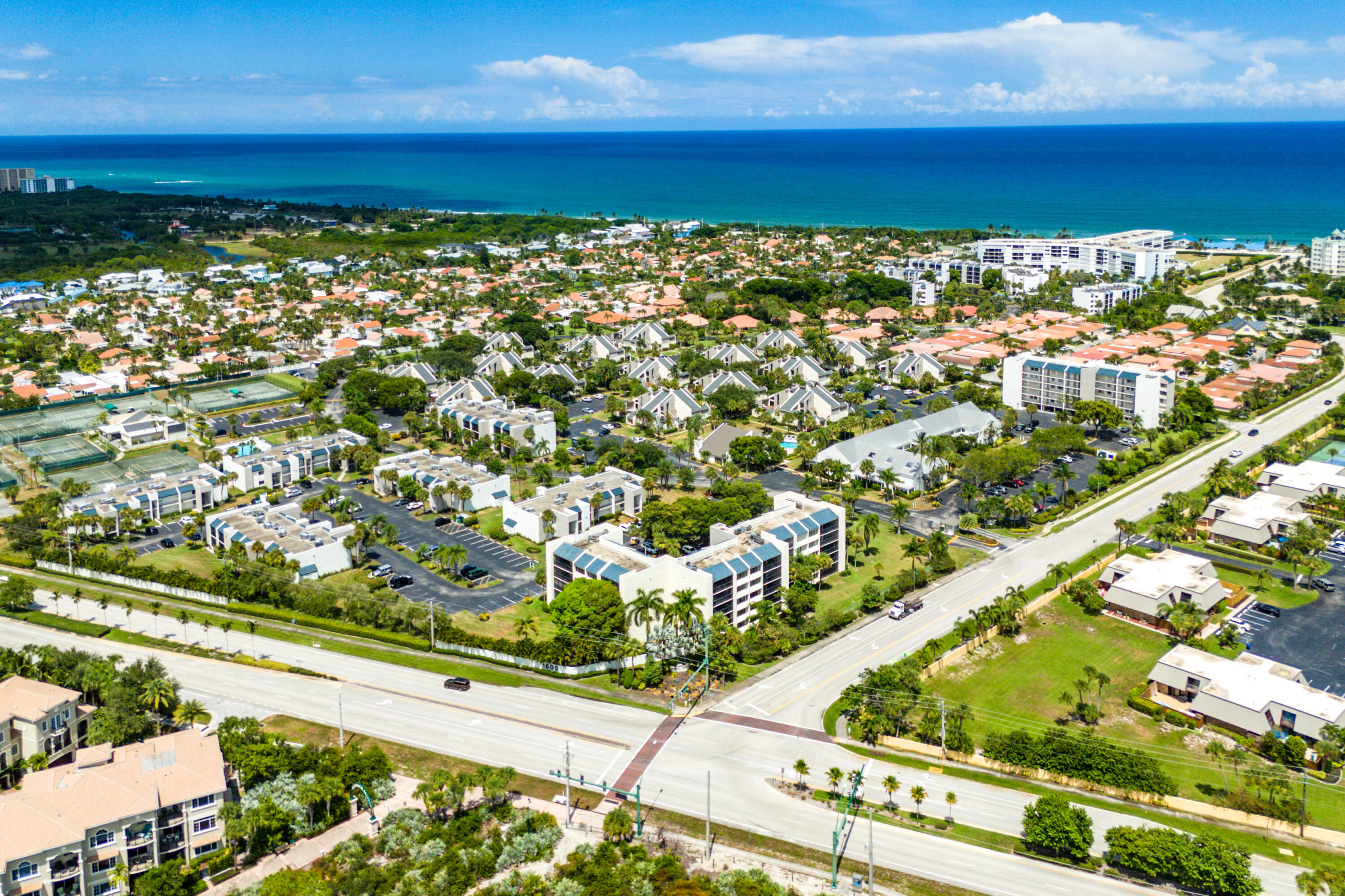 JUPITER OCEAN AND RACQUET CLUB - Residential