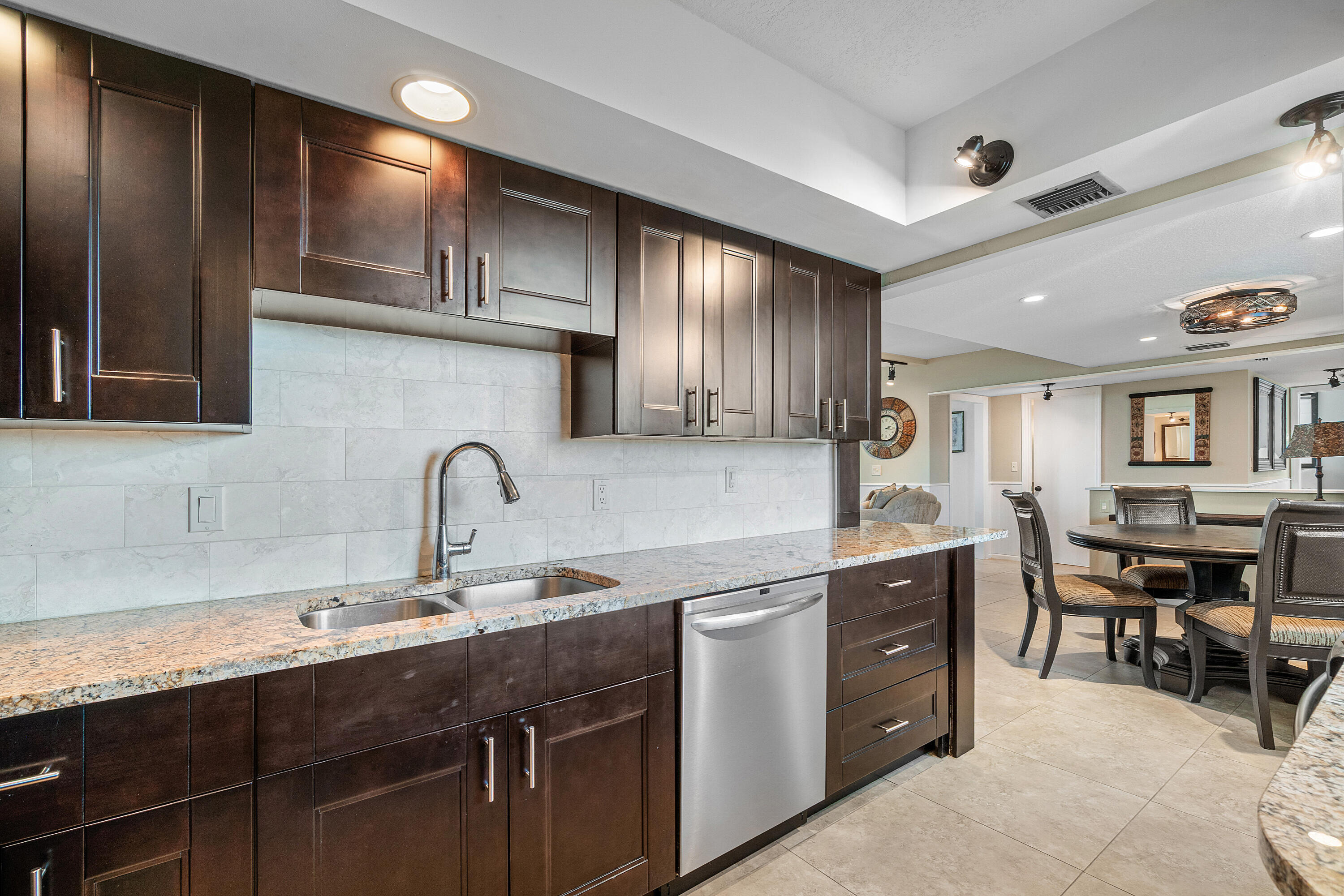 JUPITER OCEAN AND RACQUET CLUB - Residential