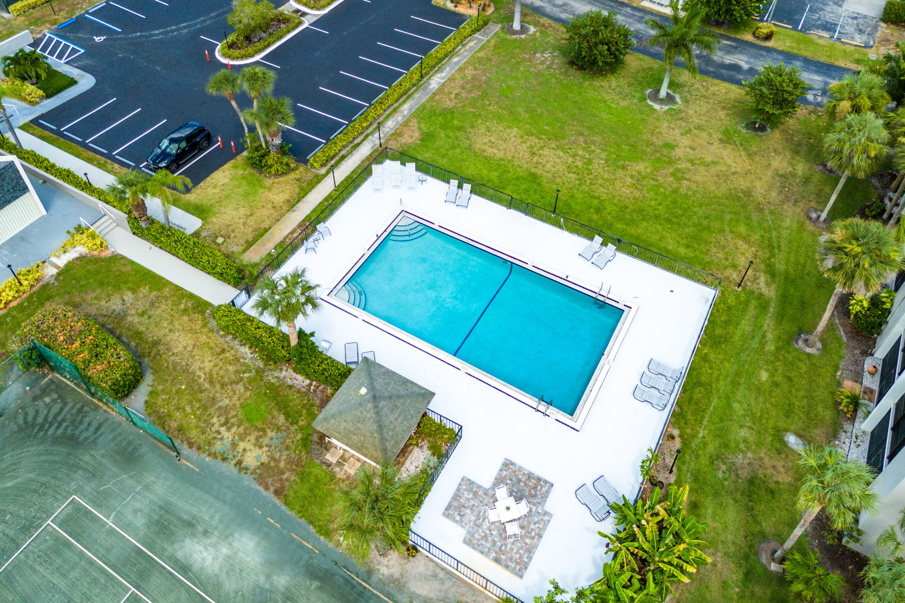 JUPITER OCEAN AND RACQUET CLUB - Residential