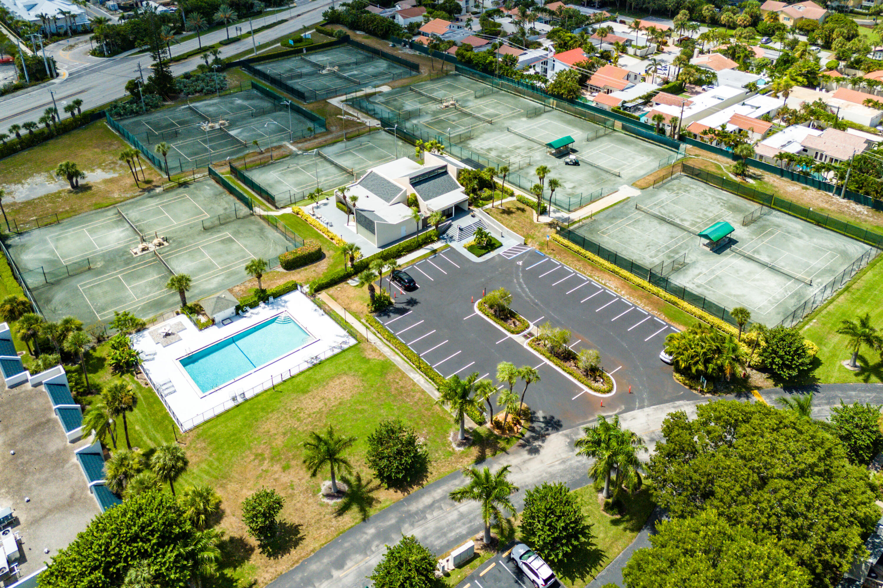 JUPITER OCEAN AND RACQUET CLUB - Residential