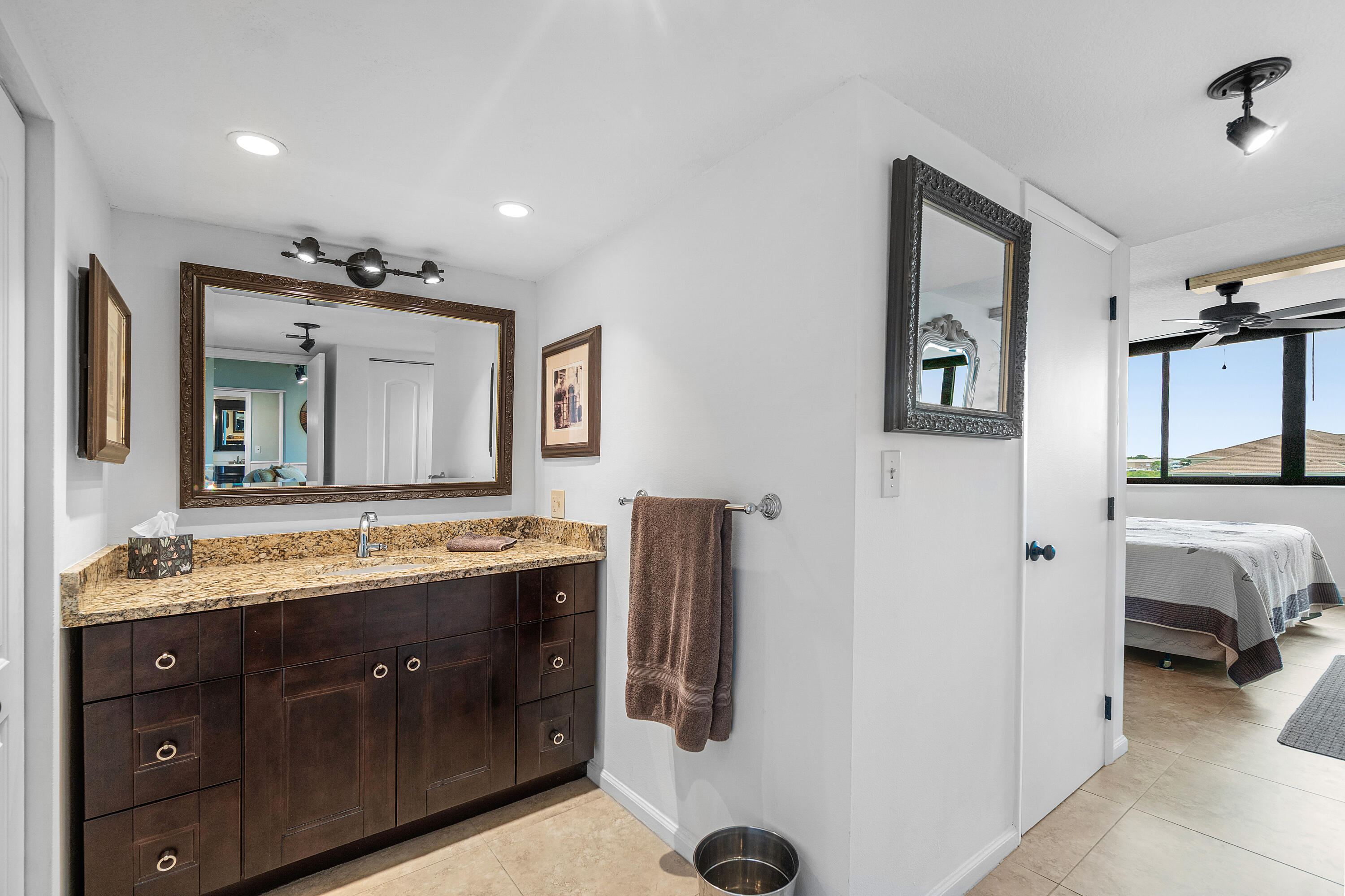 JUPITER OCEAN AND RACQUET CLUB - Residential