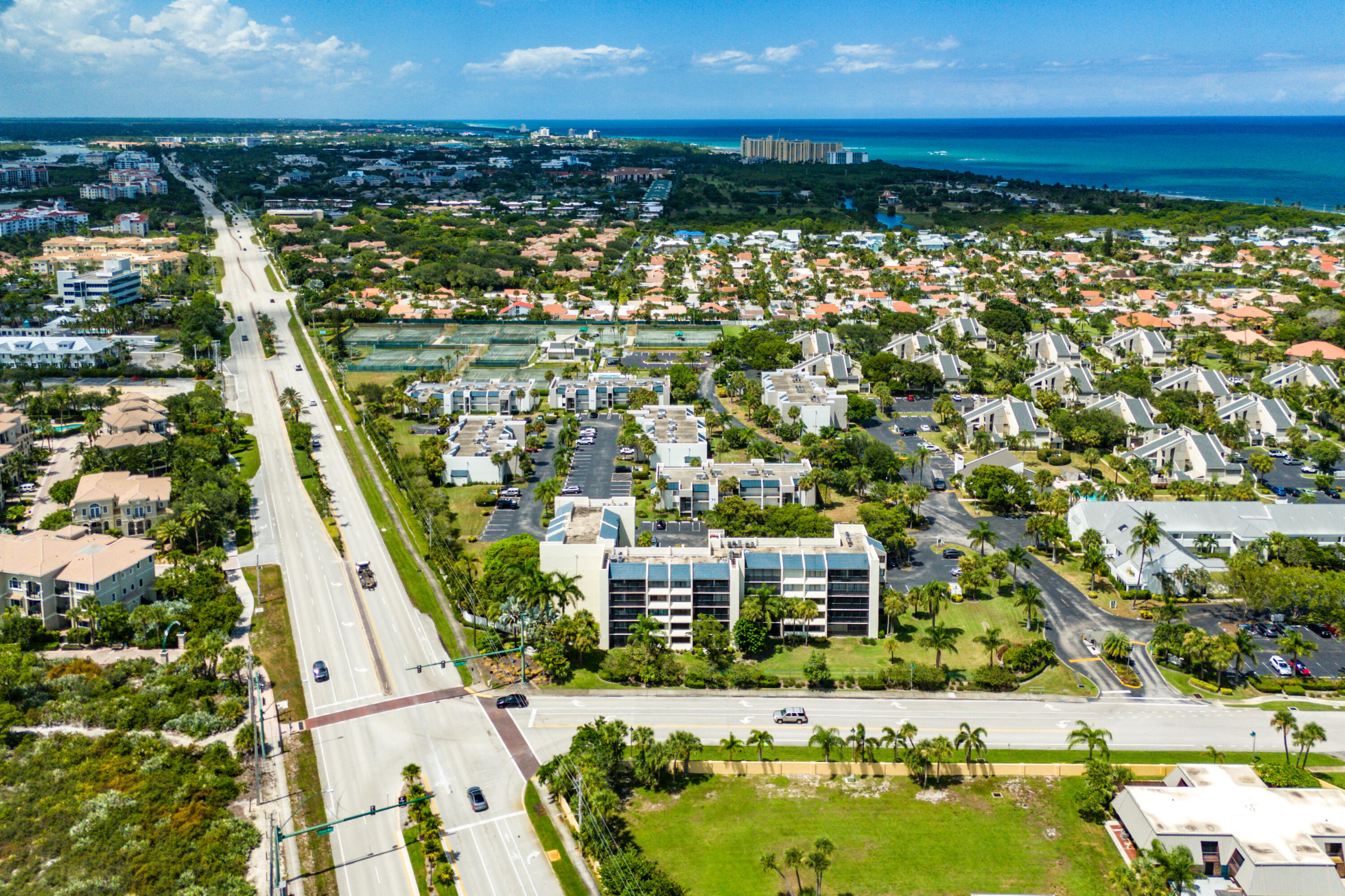 JUPITER OCEAN AND RACQUET CLUB - Residential
