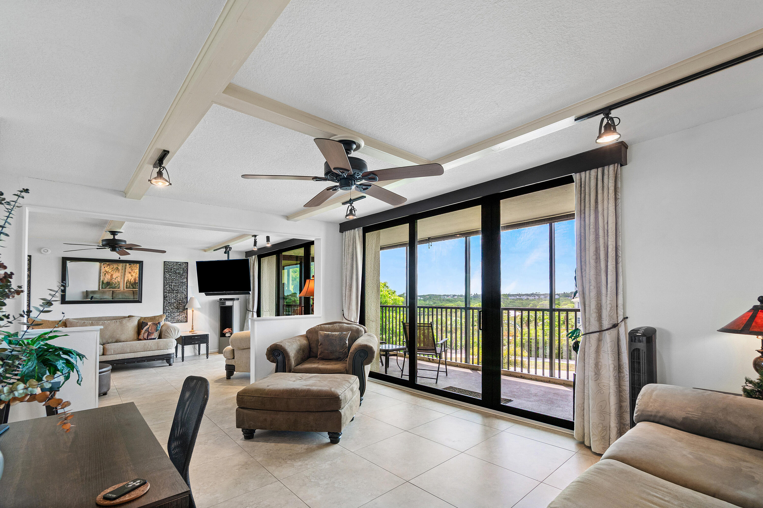 JUPITER OCEAN AND RACQUET CLUB - Residential