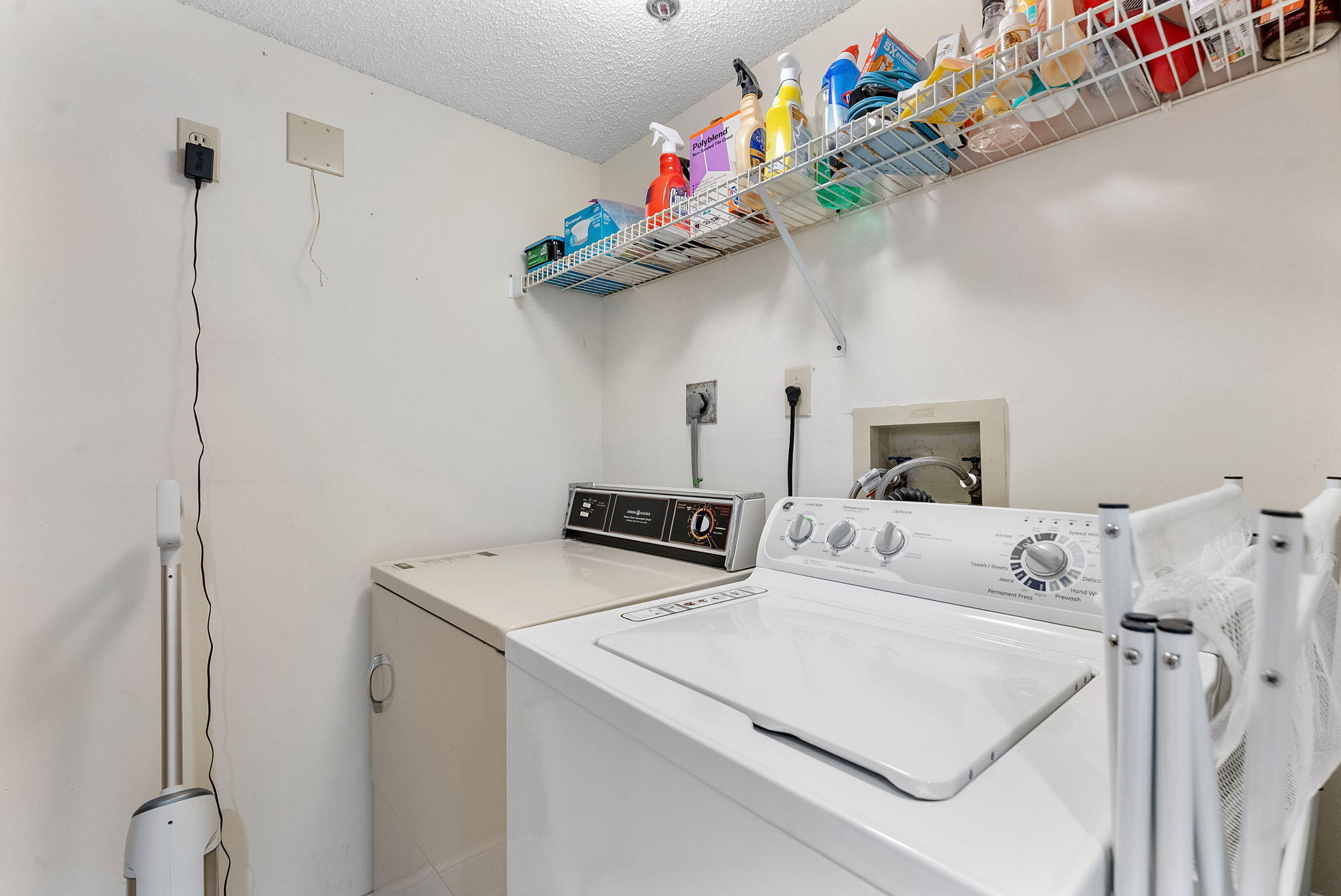 HUNTINGTON LAKES SEC FIVE CONDOS - Residential Lease