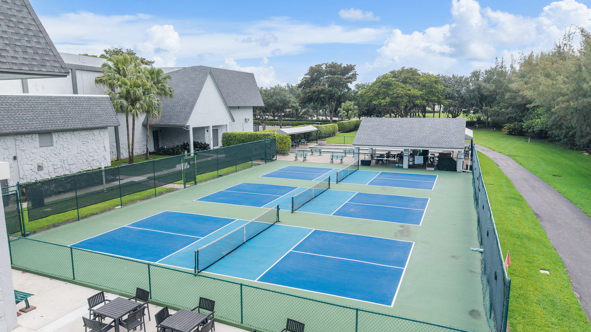 HUNTINGTON LAKES SEC FIVE CONDOS - Residential Lease