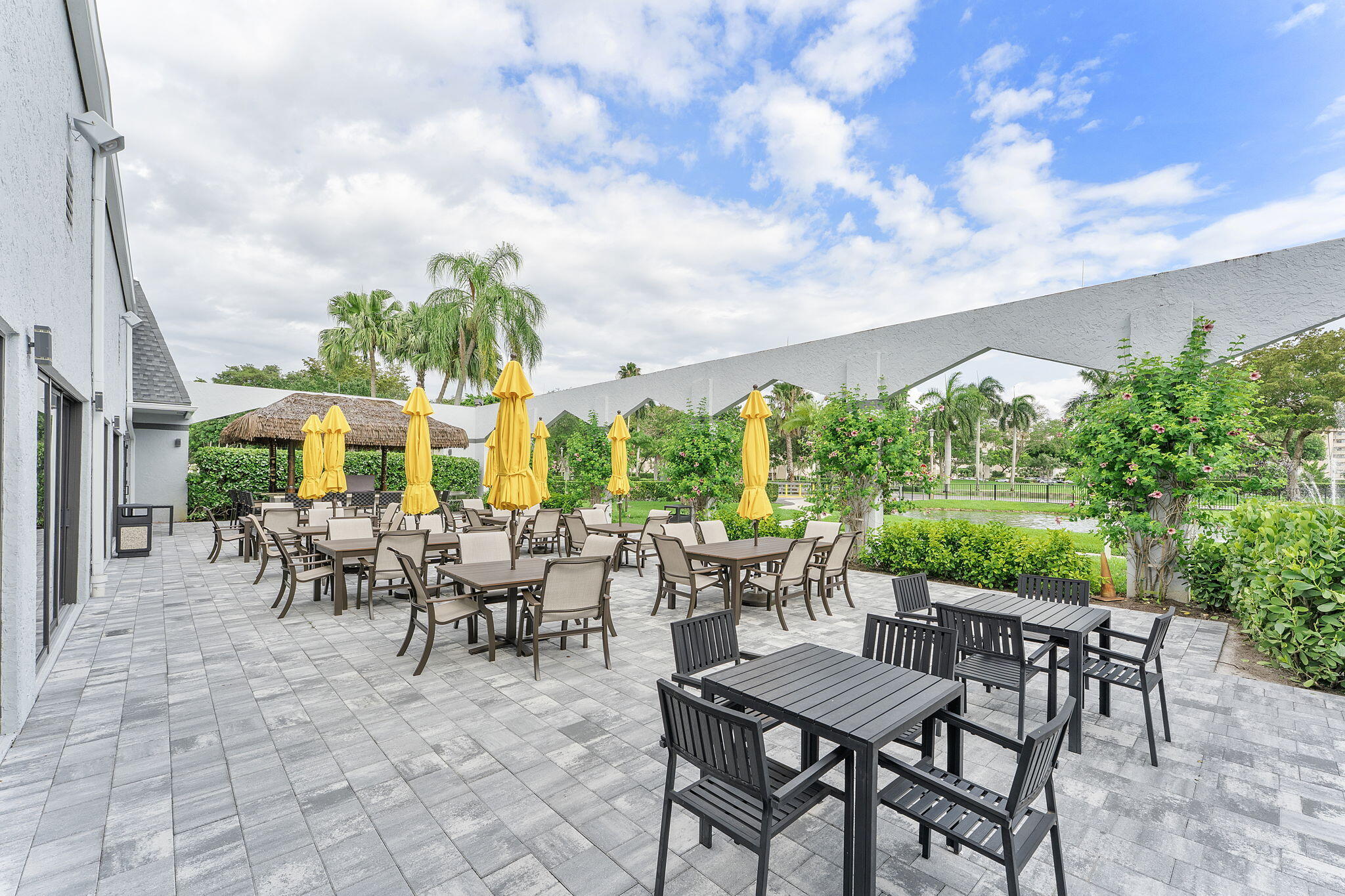 HUNTINGTON LAKES SEC FIVE CONDOS - Residential Lease