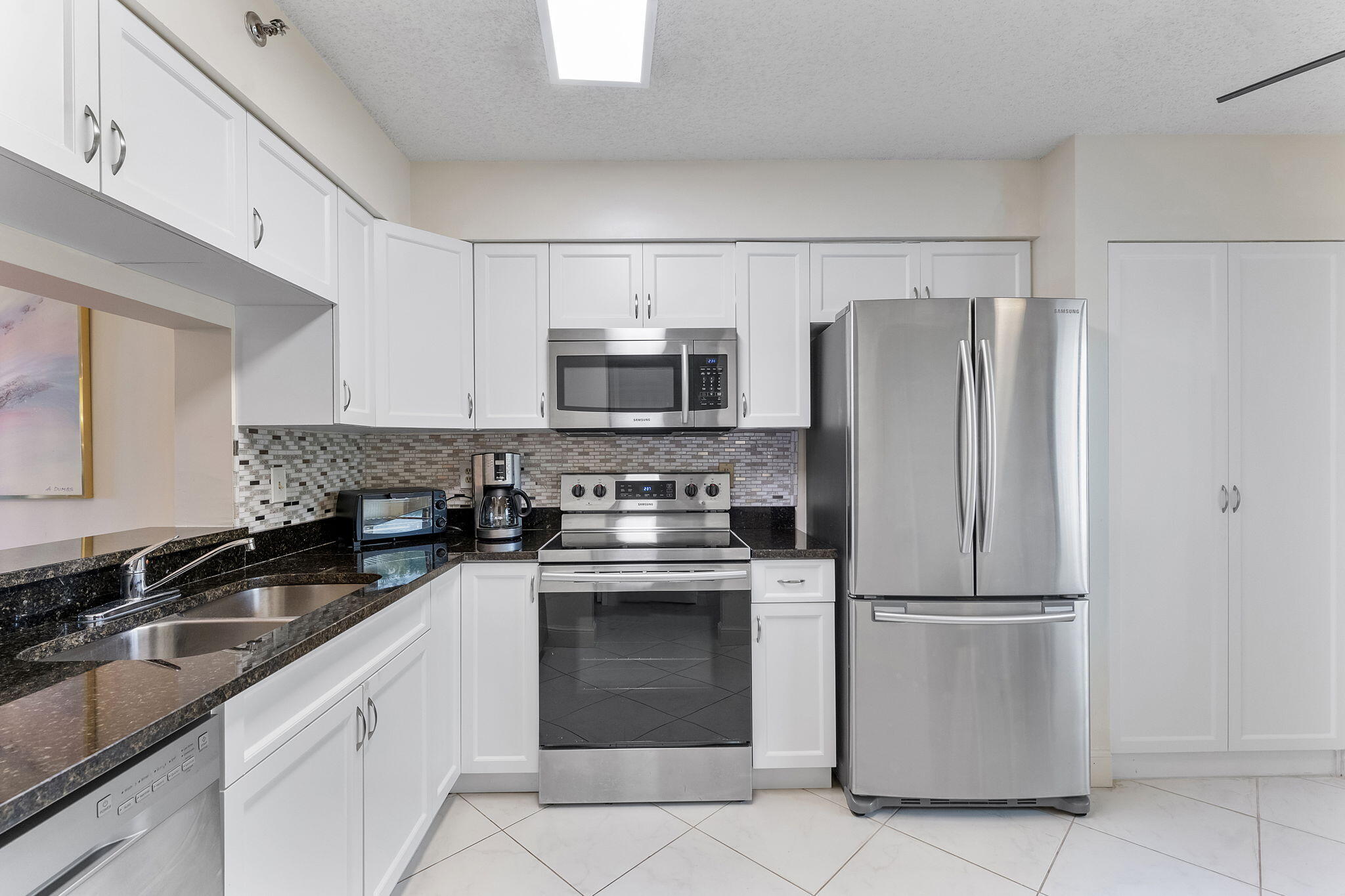 HUNTINGTON LAKES SEC FIVE CONDOS - Residential Lease