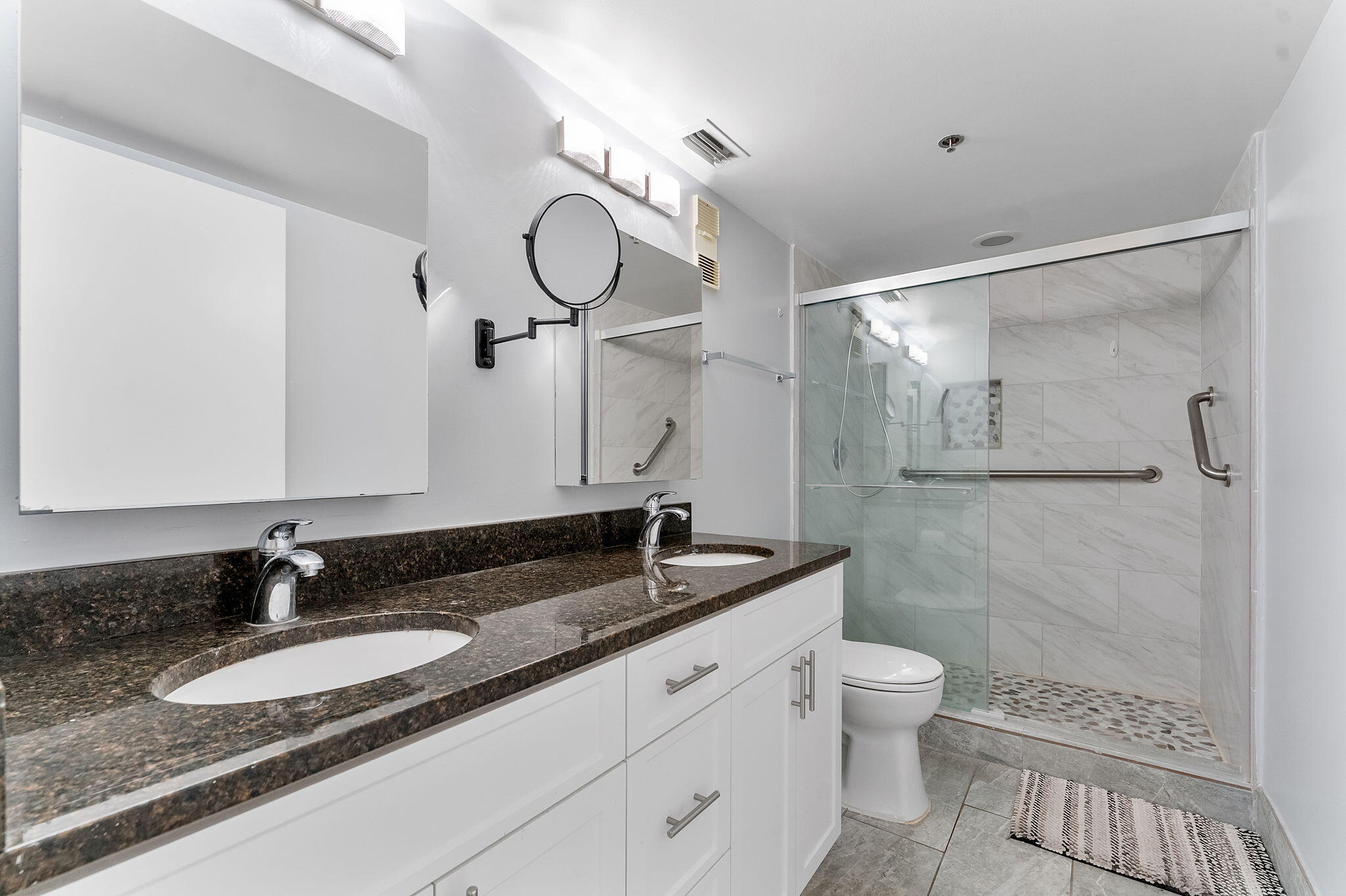 HUNTINGTON LAKES SEC FIVE CONDOS - Residential Lease
