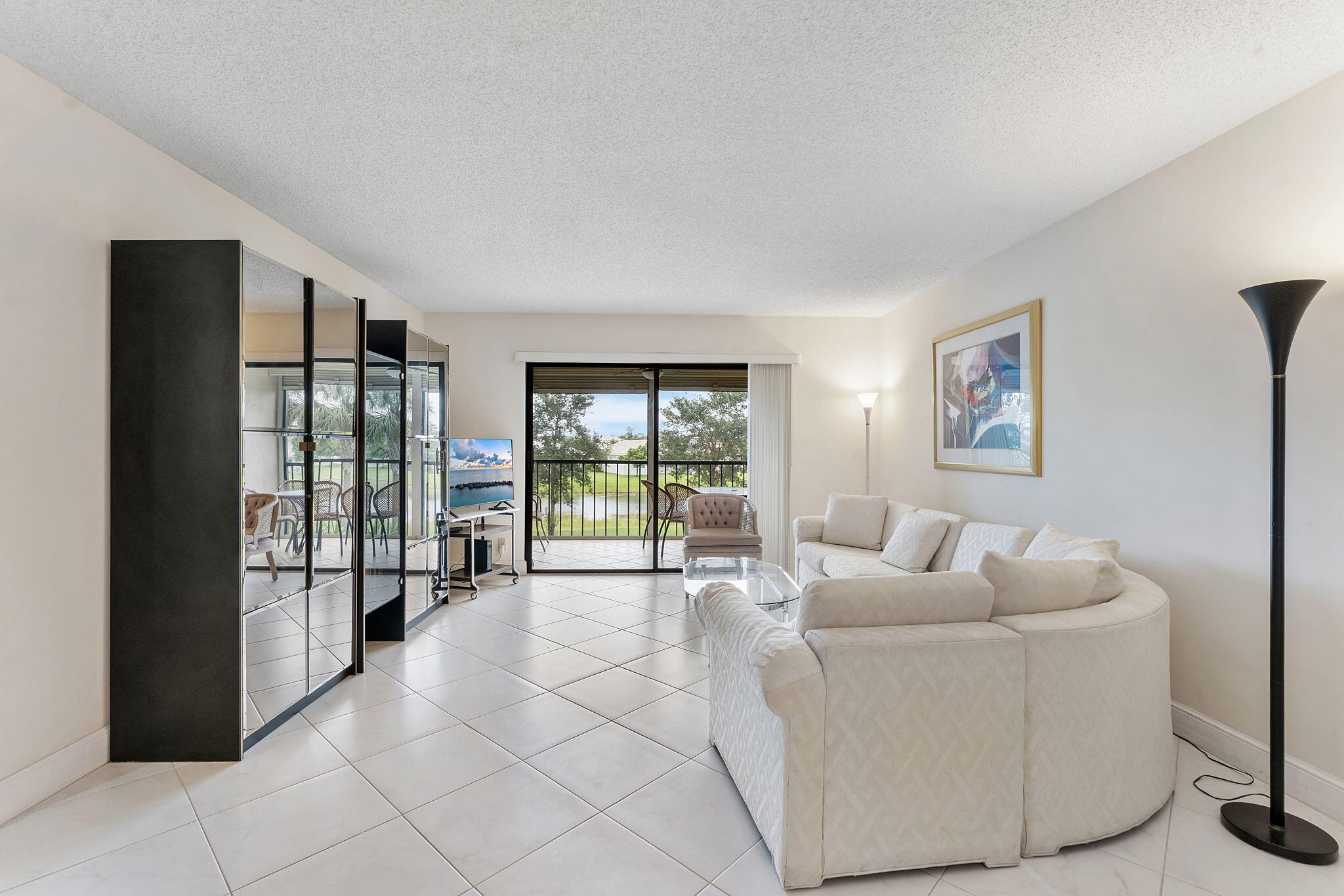 HUNTINGTON LAKES SEC FIVE CONDOS - Residential Lease
