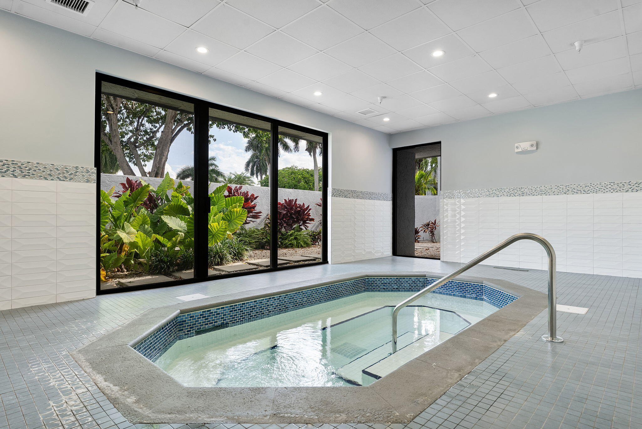 HUNTINGTON LAKES SEC FIVE CONDOS - Residential Lease