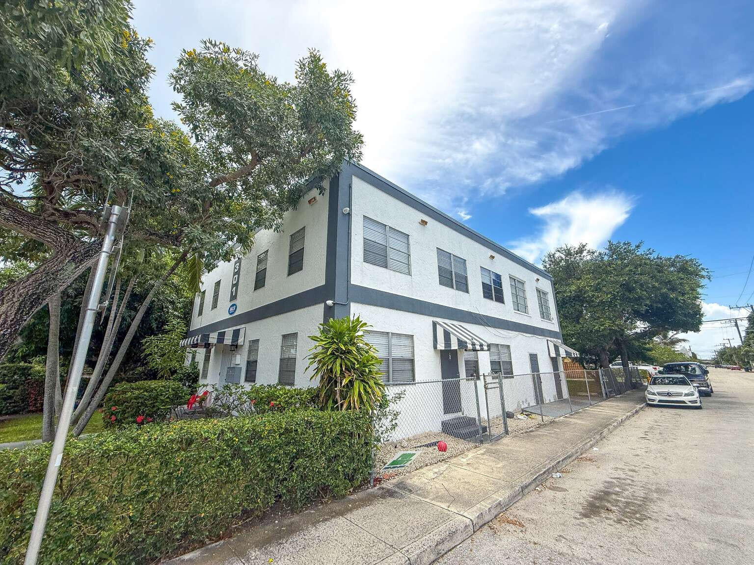 LAKE WORTH TOWN OF - Residential Income