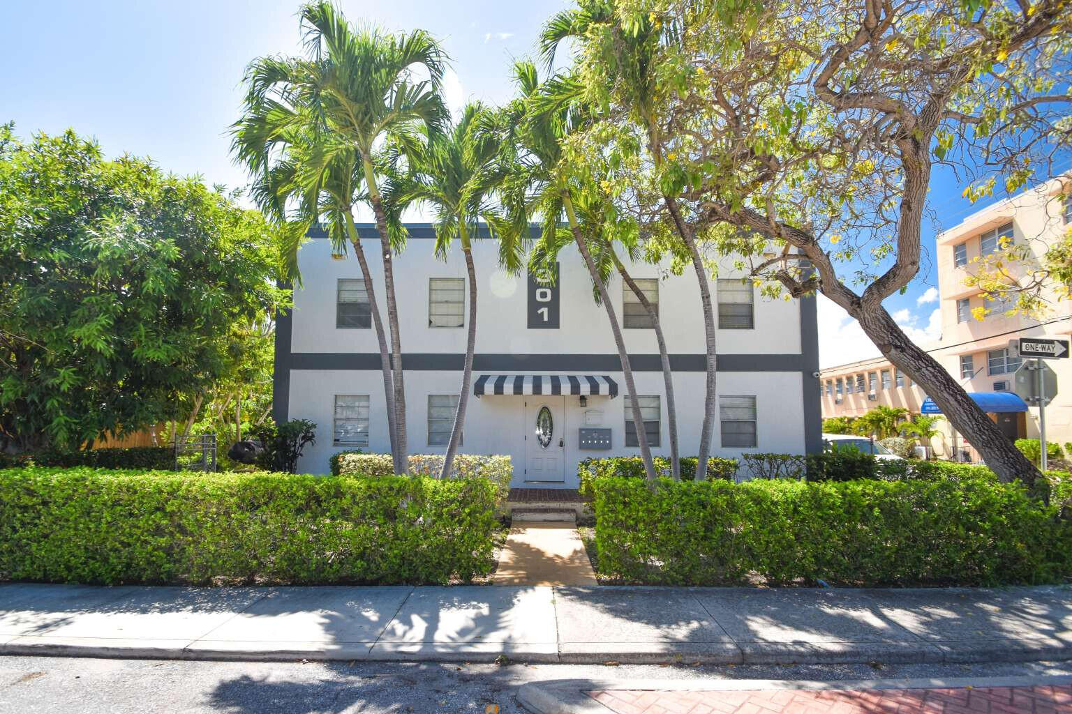Well-maintained 5-unit multifamily property comprised of one 1-bedroom/1-bathroom unit and four 2-bedroom/1-bathroom units. The property generates $10,405 in gross monthly rental income, providing strong in-place cash flow with continued upside through future rental growth. Ideally situated just minutes from downtown Lake Worth Beach, the Intracoastal Waterway, and the beach, the asset offers investors a stable income-producing opportunity in one of Palm Beach County's most desirable rental markets.