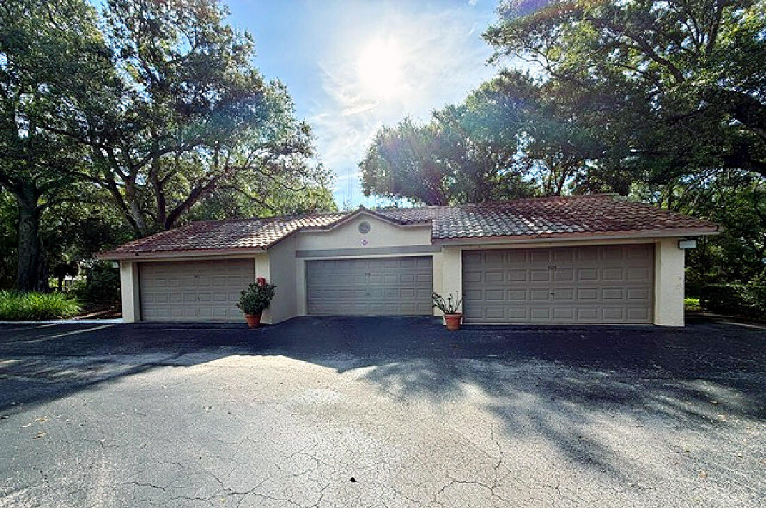 QUAIL RUN VILLAGE (PATTIO RIZZO PLAZA) - Residential
