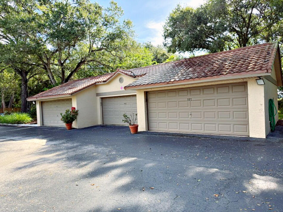 QUAIL RUN VILLAGE (PATTIO RIZZO PLAZA) - Residential