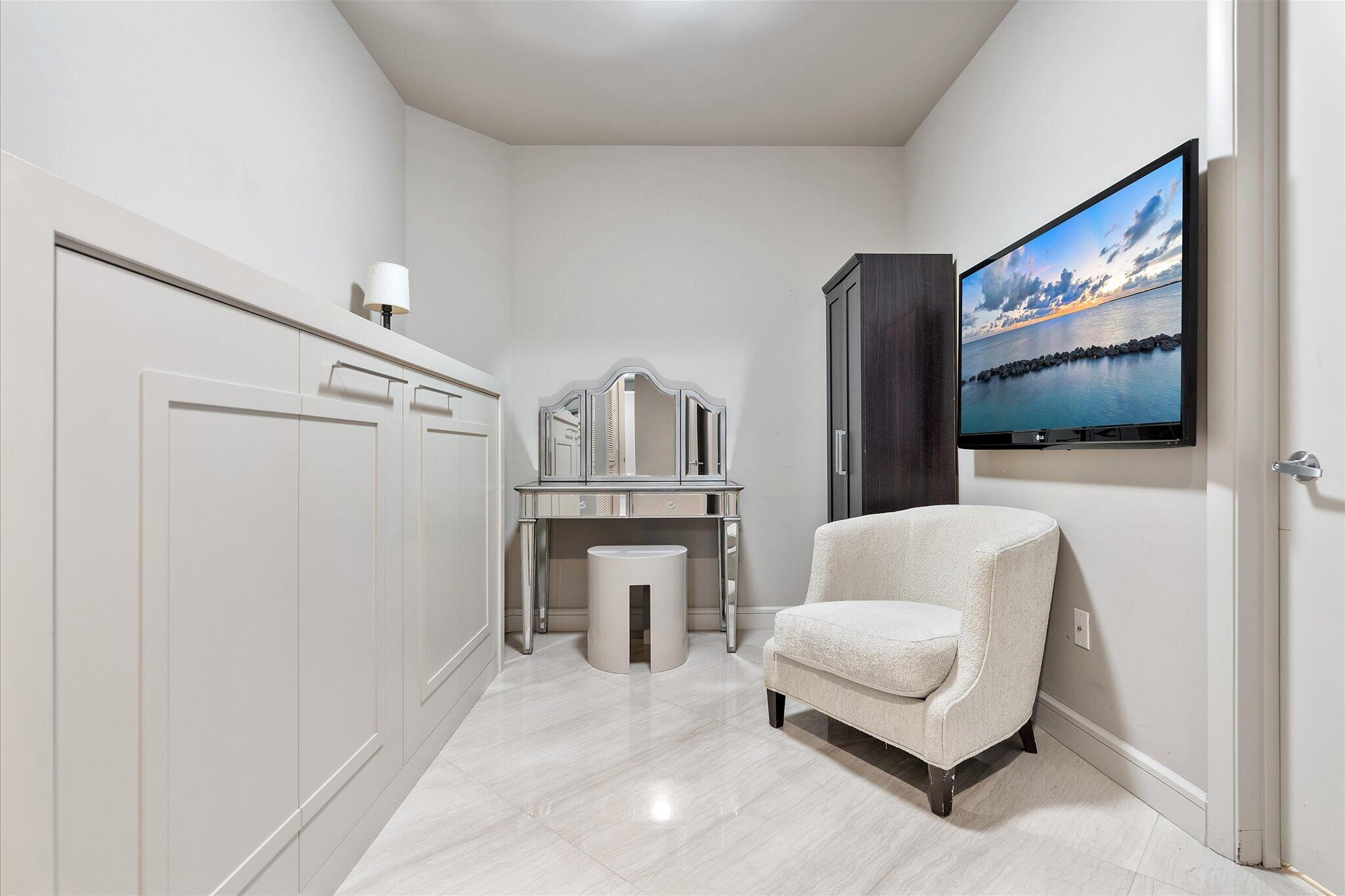 2711 HOLLYWOOD BEACH CONDO - Residential