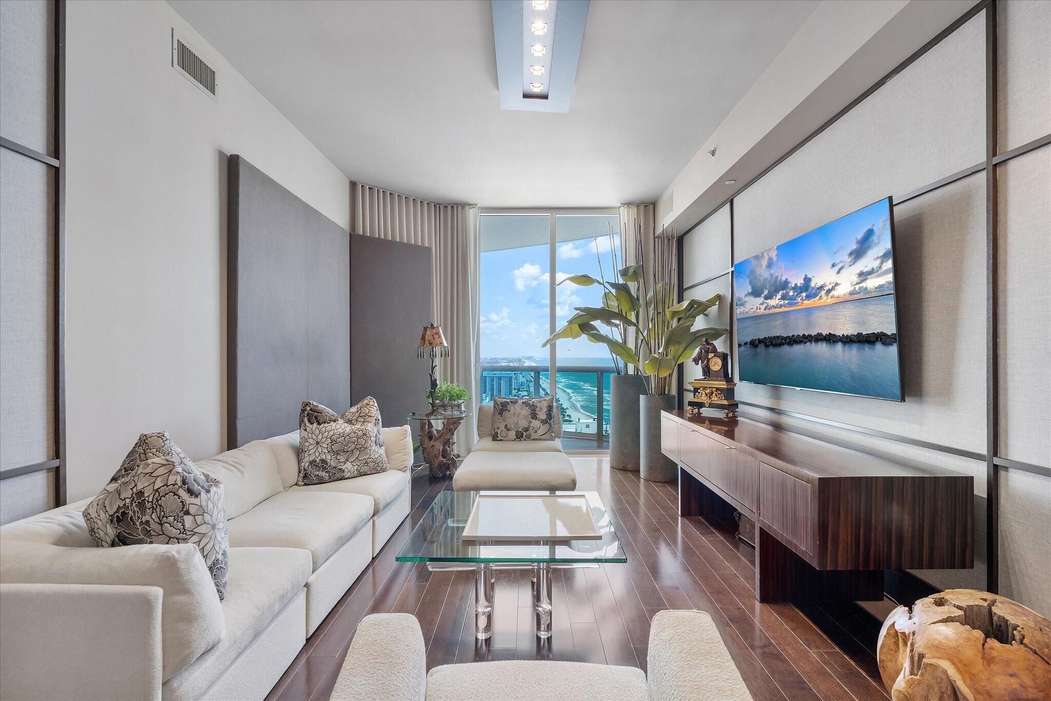 2711 HOLLYWOOD BEACH CONDO - Residential