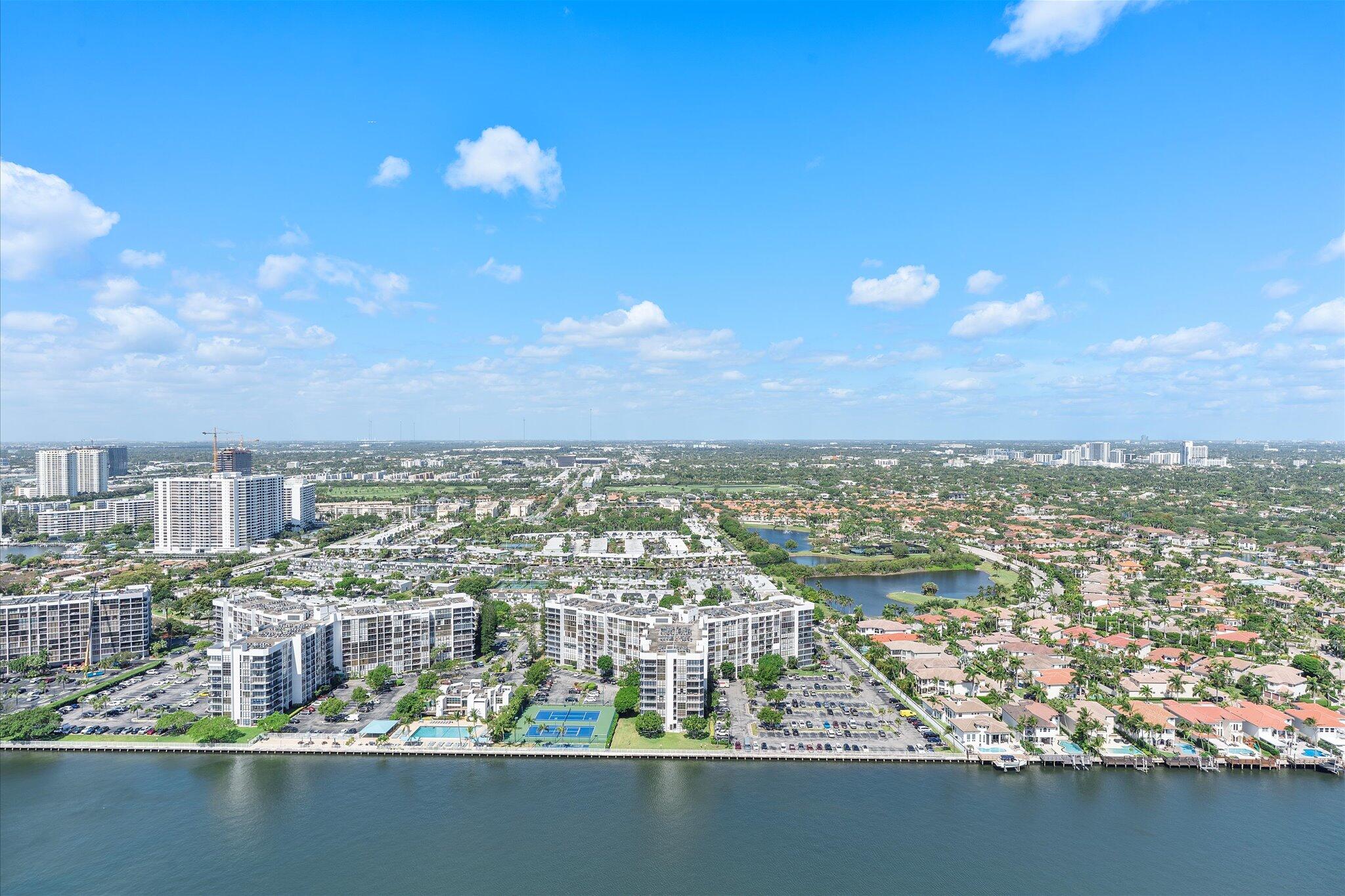 2711 HOLLYWOOD BEACH CONDO - Residential