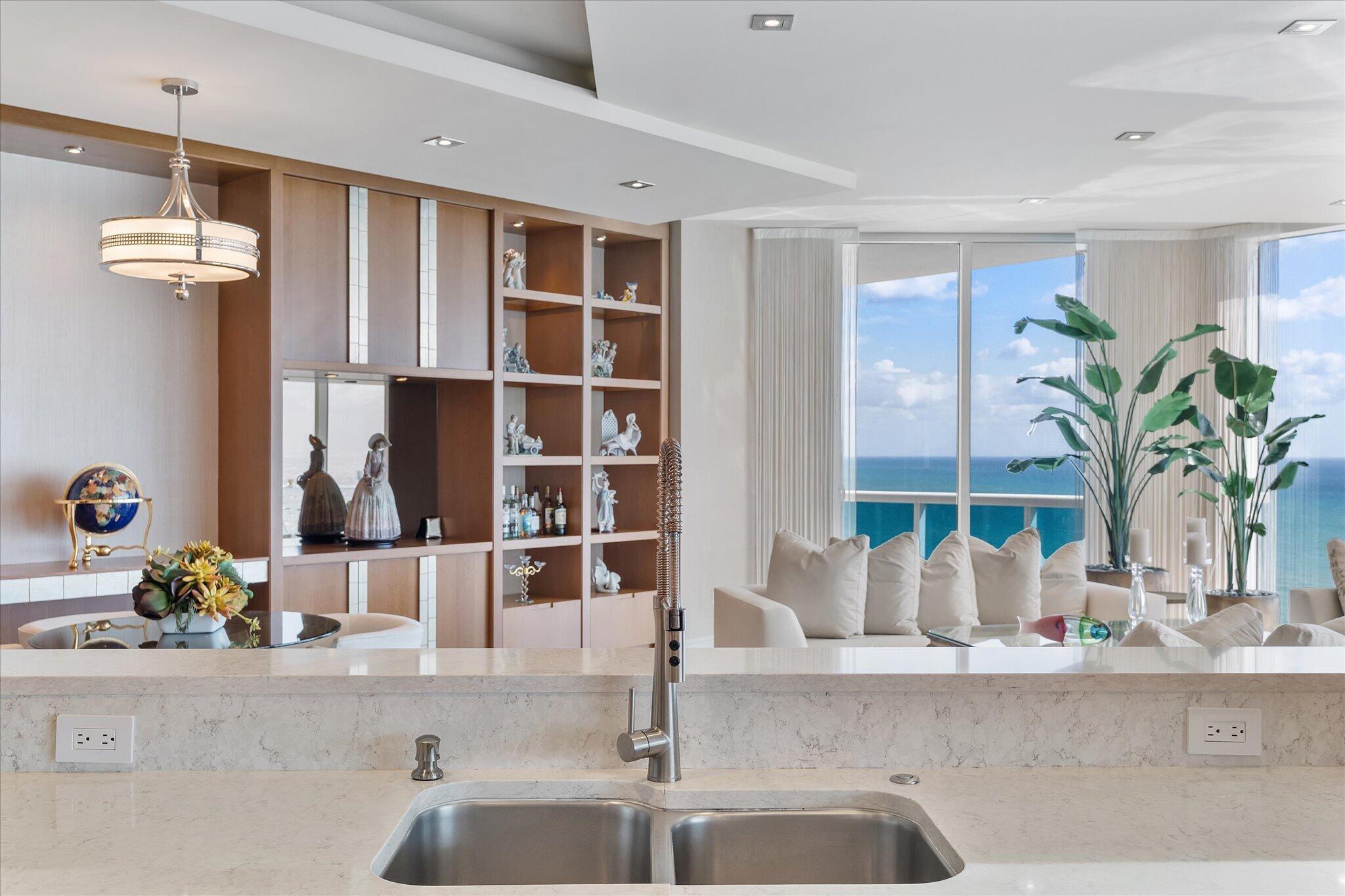 2711 HOLLYWOOD BEACH CONDO - Residential