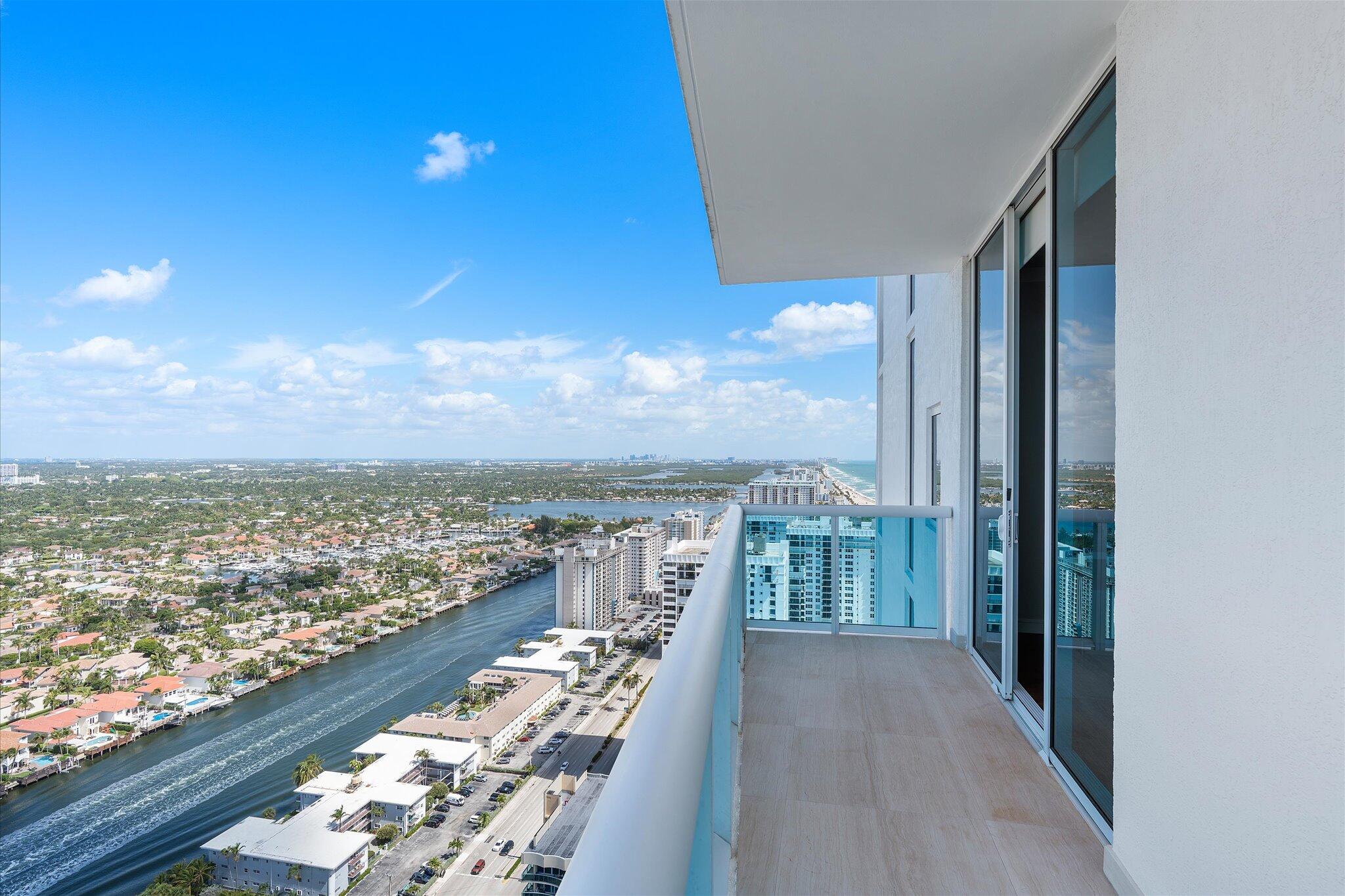 2711 HOLLYWOOD BEACH CONDO - Residential