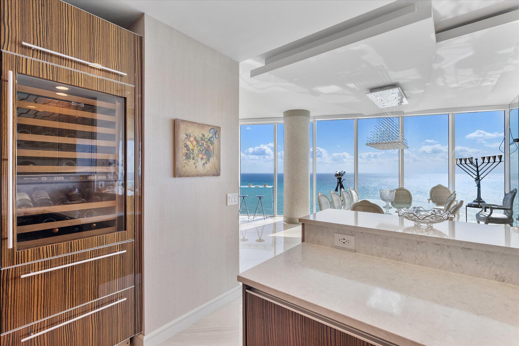 2711 HOLLYWOOD BEACH CONDO - Residential