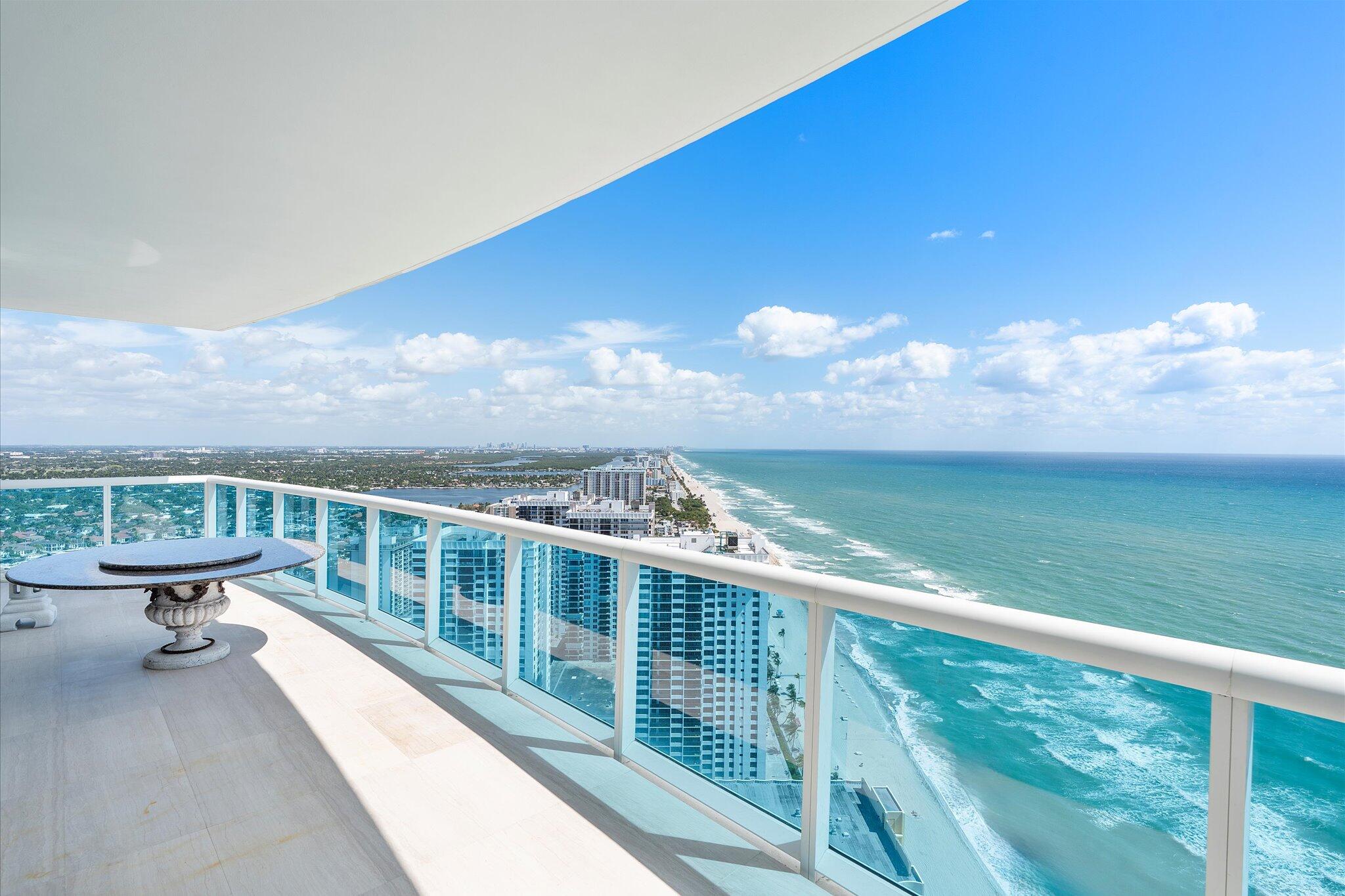 2711 HOLLYWOOD BEACH CONDO - Residential