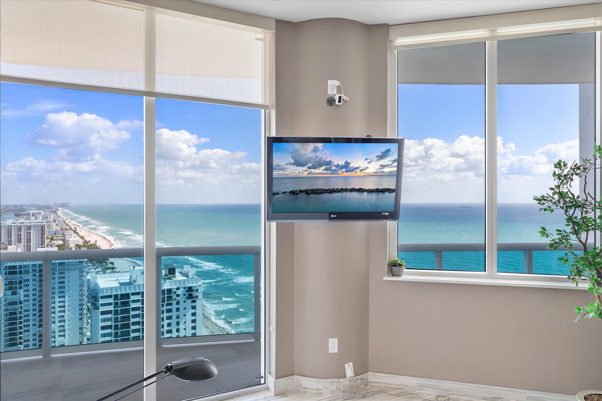 2711 HOLLYWOOD BEACH CONDO - Residential