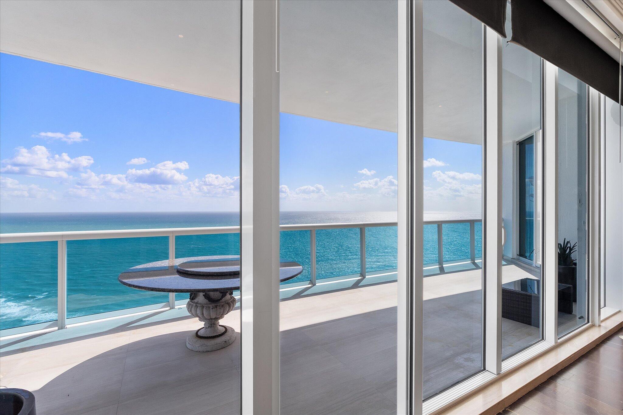 2711 HOLLYWOOD BEACH CONDO - Residential