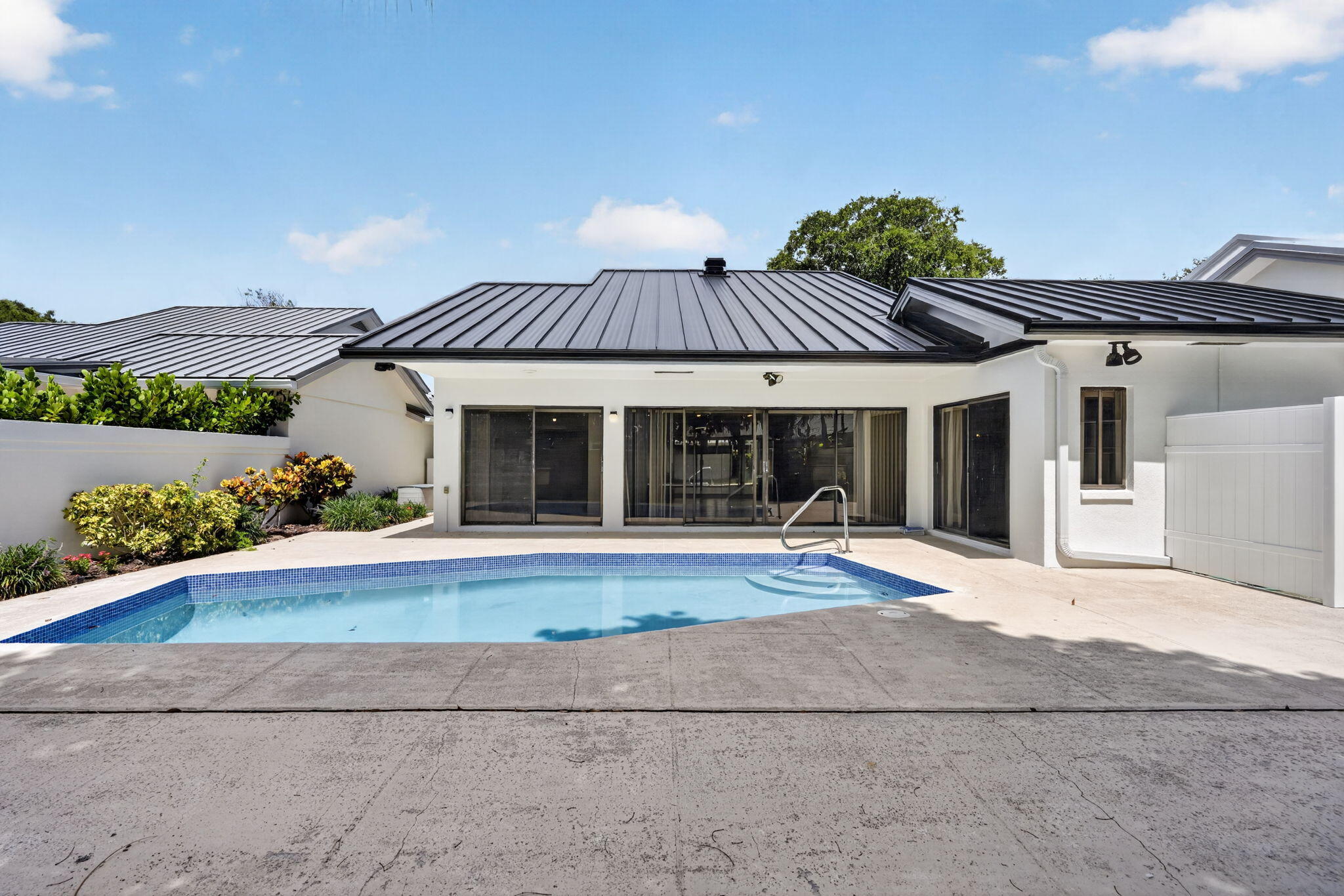 RIVER - Residential Lease