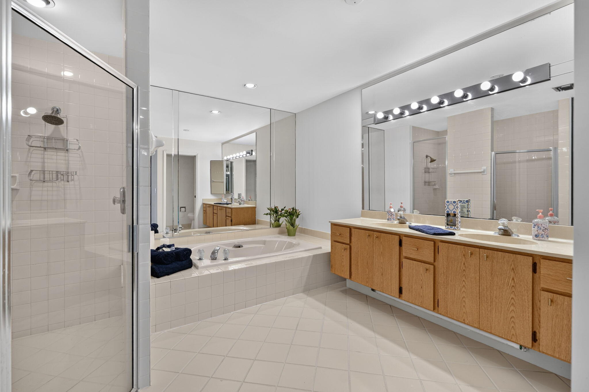 RIVER - Residential Lease