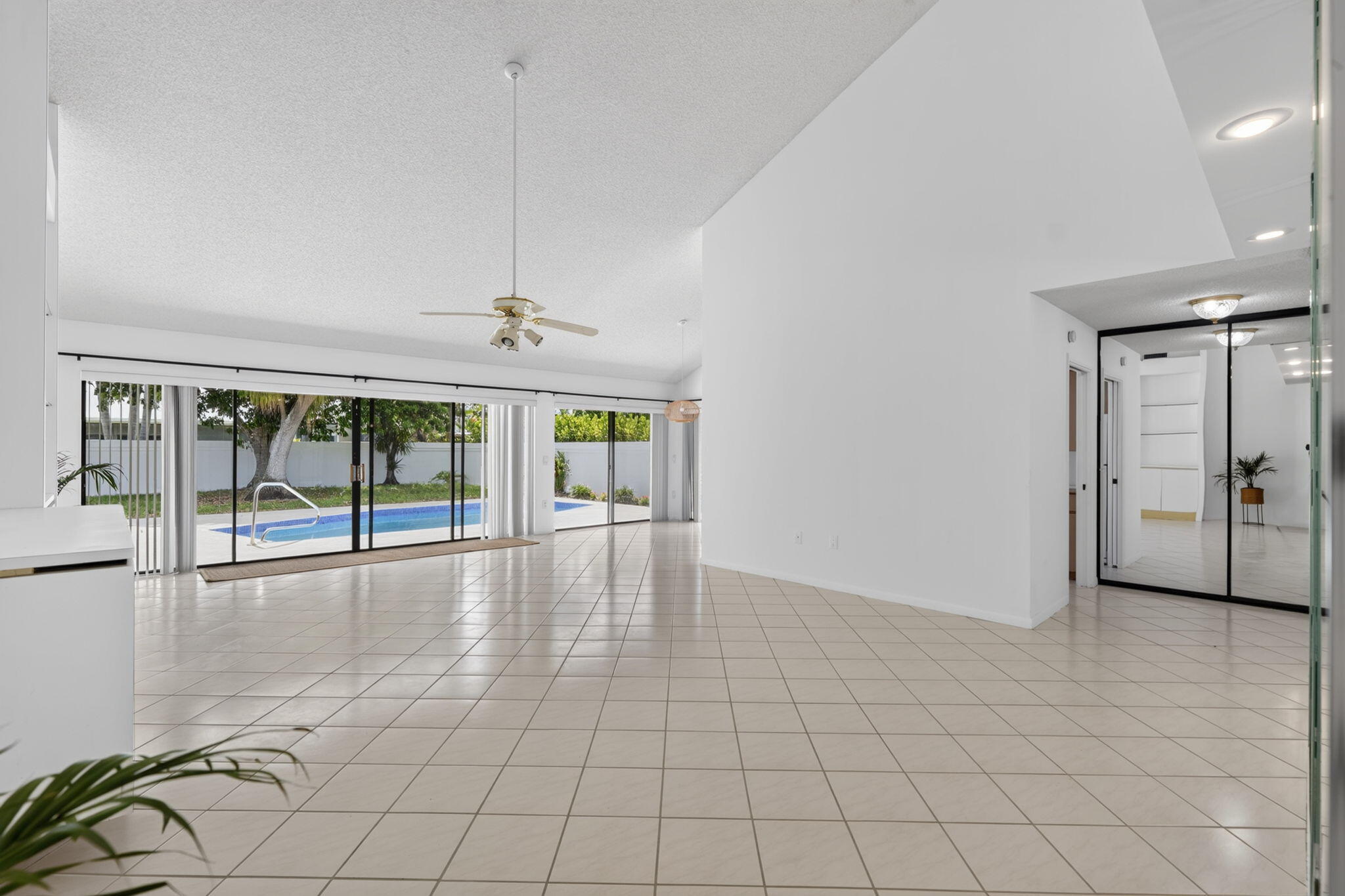 RIVER - Residential Lease