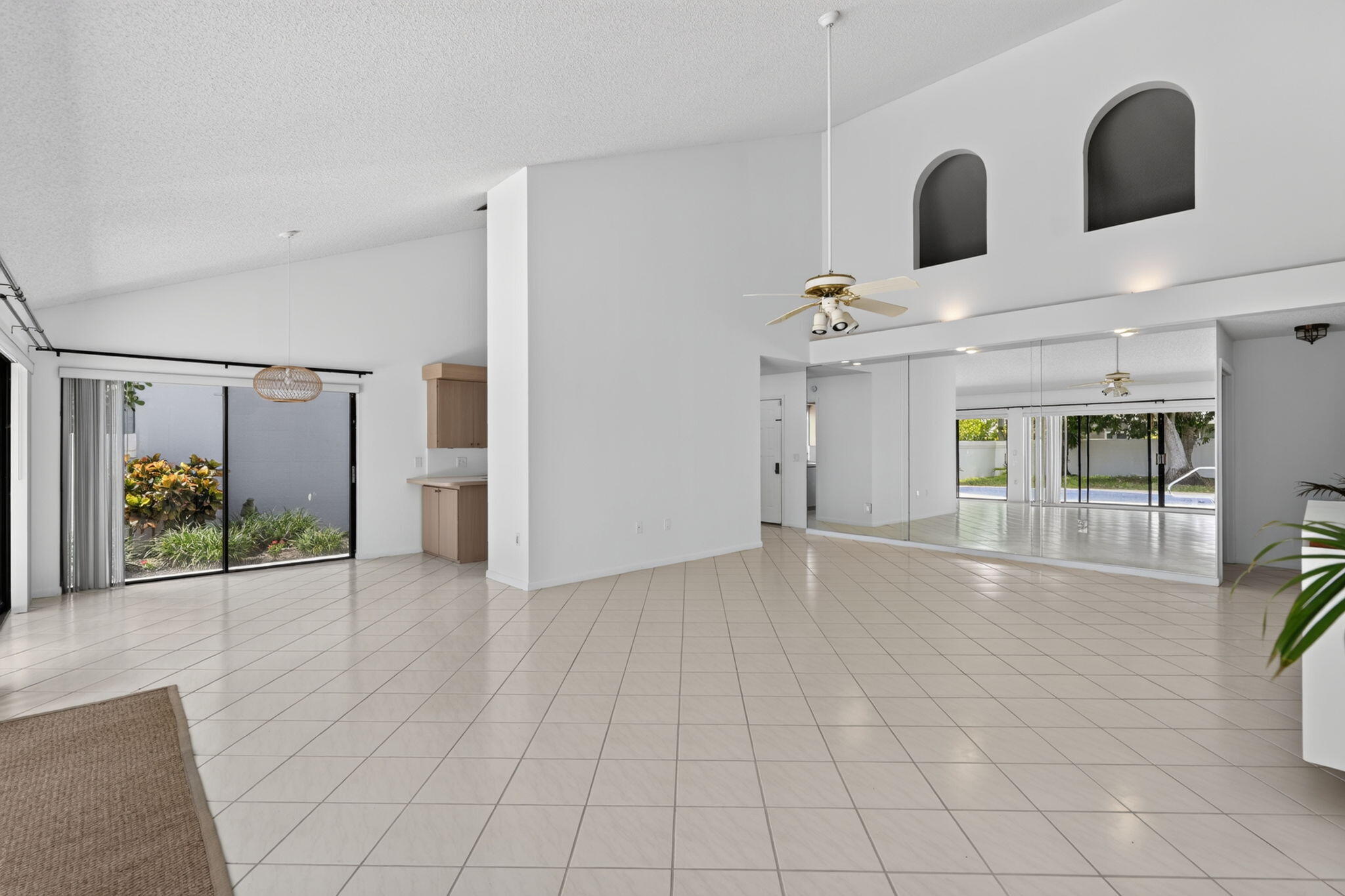 RIVER - Residential Lease