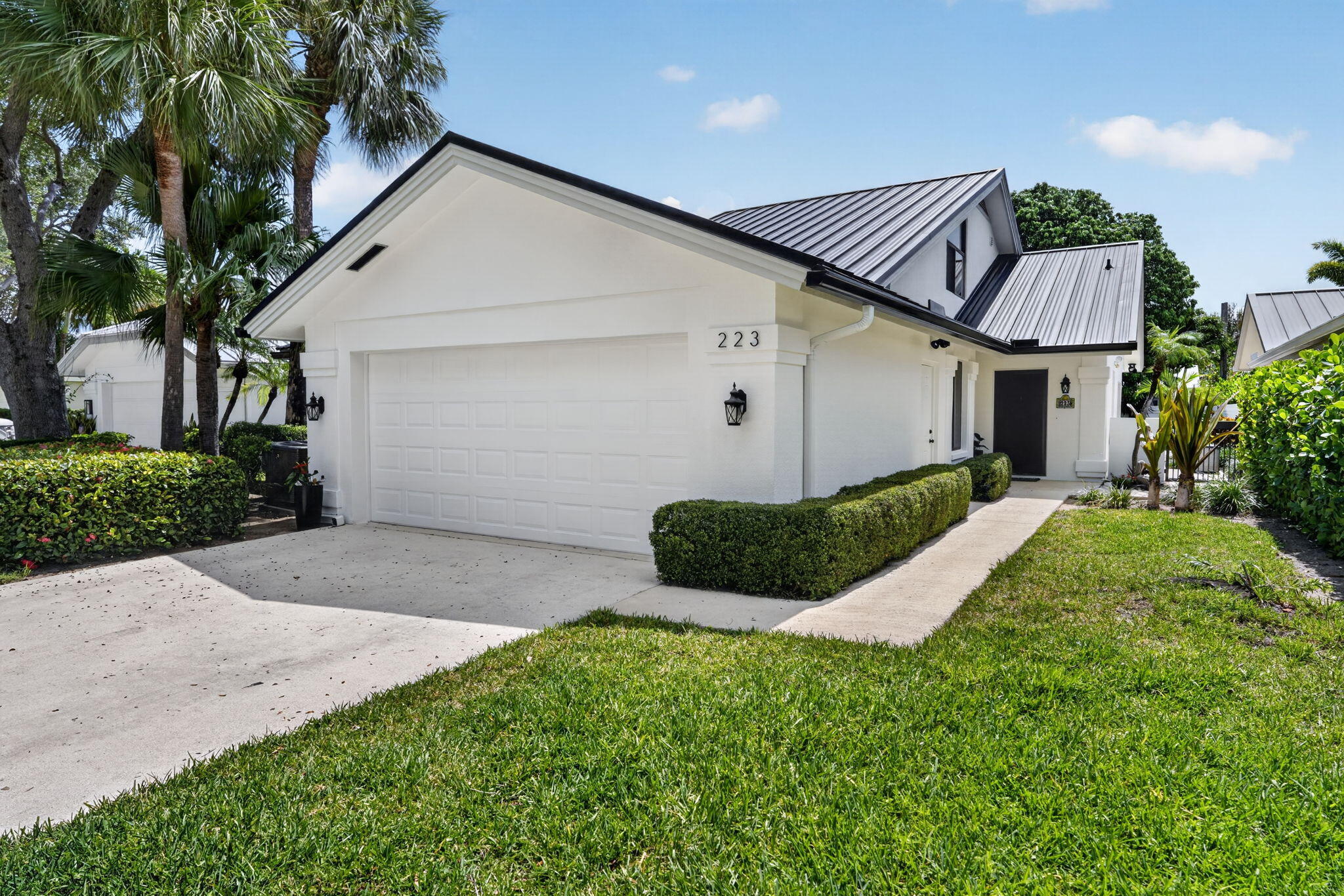 Welcome to your new pool home in the River at the Bluffs. Located within walking distance to Jupiters finest beaches that are pet friendly. You can also walk to local shops, restaurants ,and the fishing pier. The Bluffs community offers a pool, pickleball & tennis courts along with a playground.