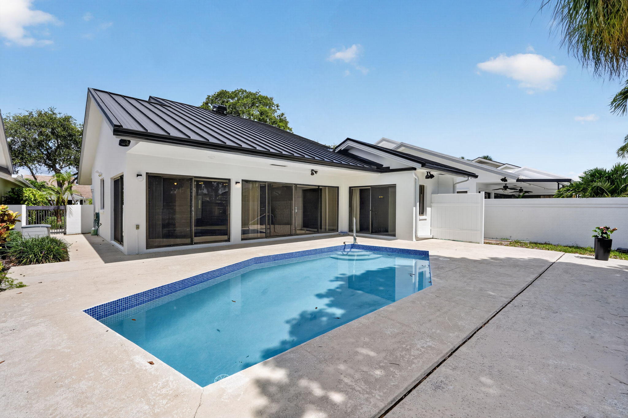 RIVER - Residential Lease